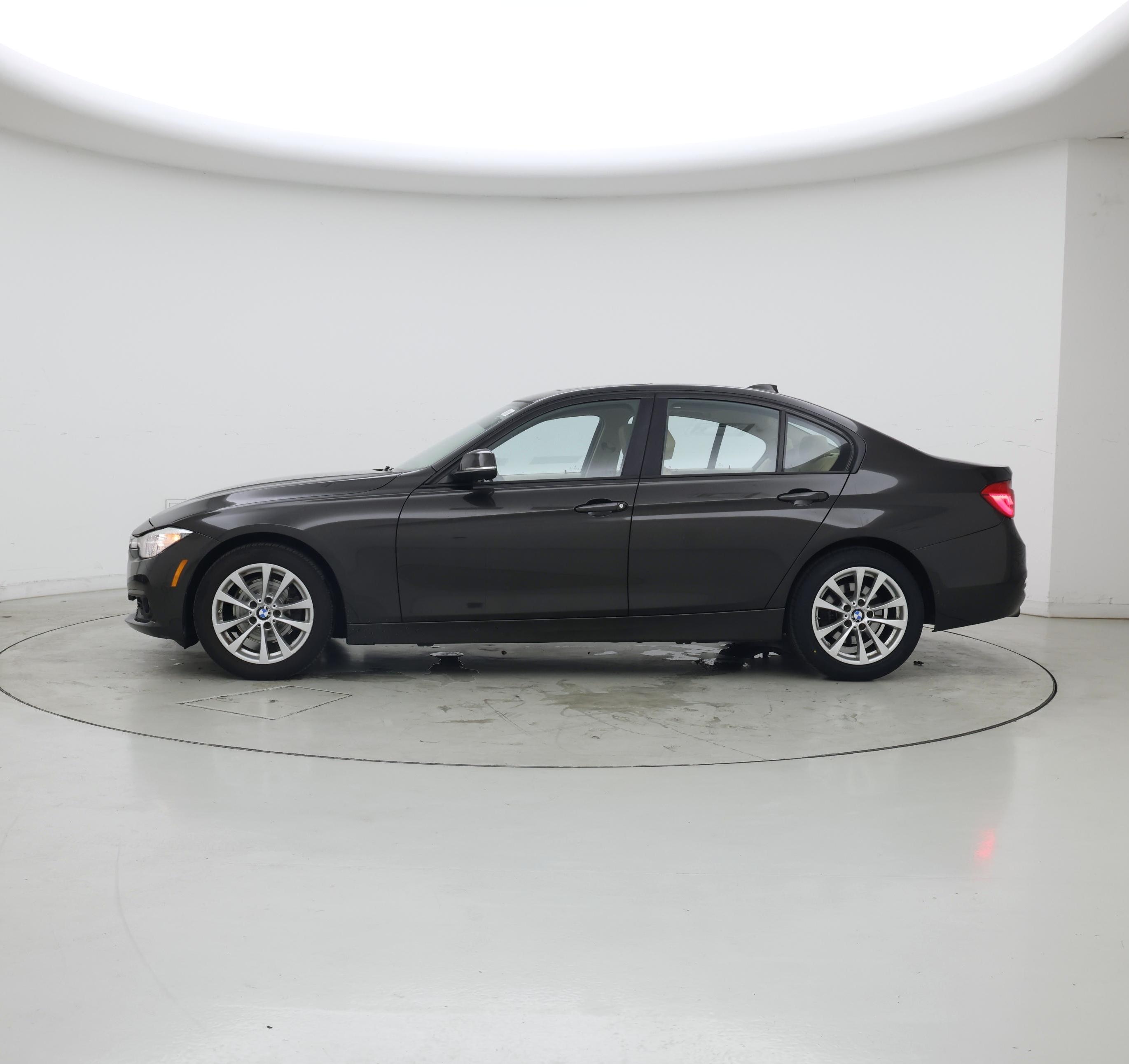Thumbnail: 2016 BMW 3 Series - 3