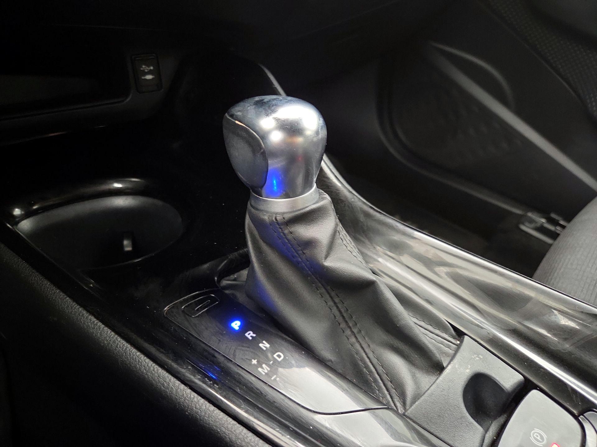 Thumbnail: 2019 Toyota C-HR - 17