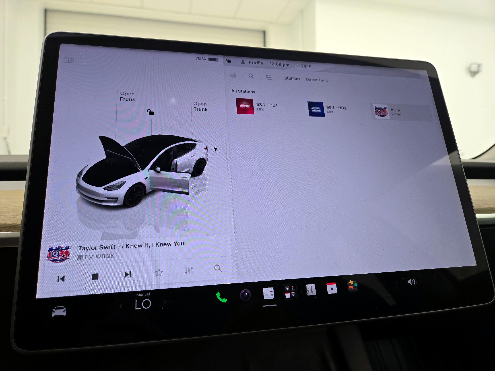 Thumbnail: 2022 Tesla Model 3 - 15