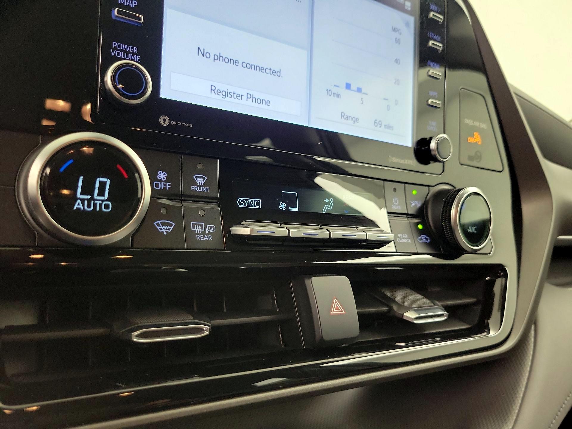 Thumbnail: 2020 Toyota Highlander - 16