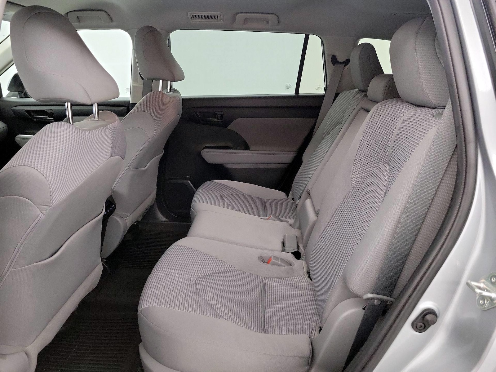 2020 Toyota Highlander L - Photo 20