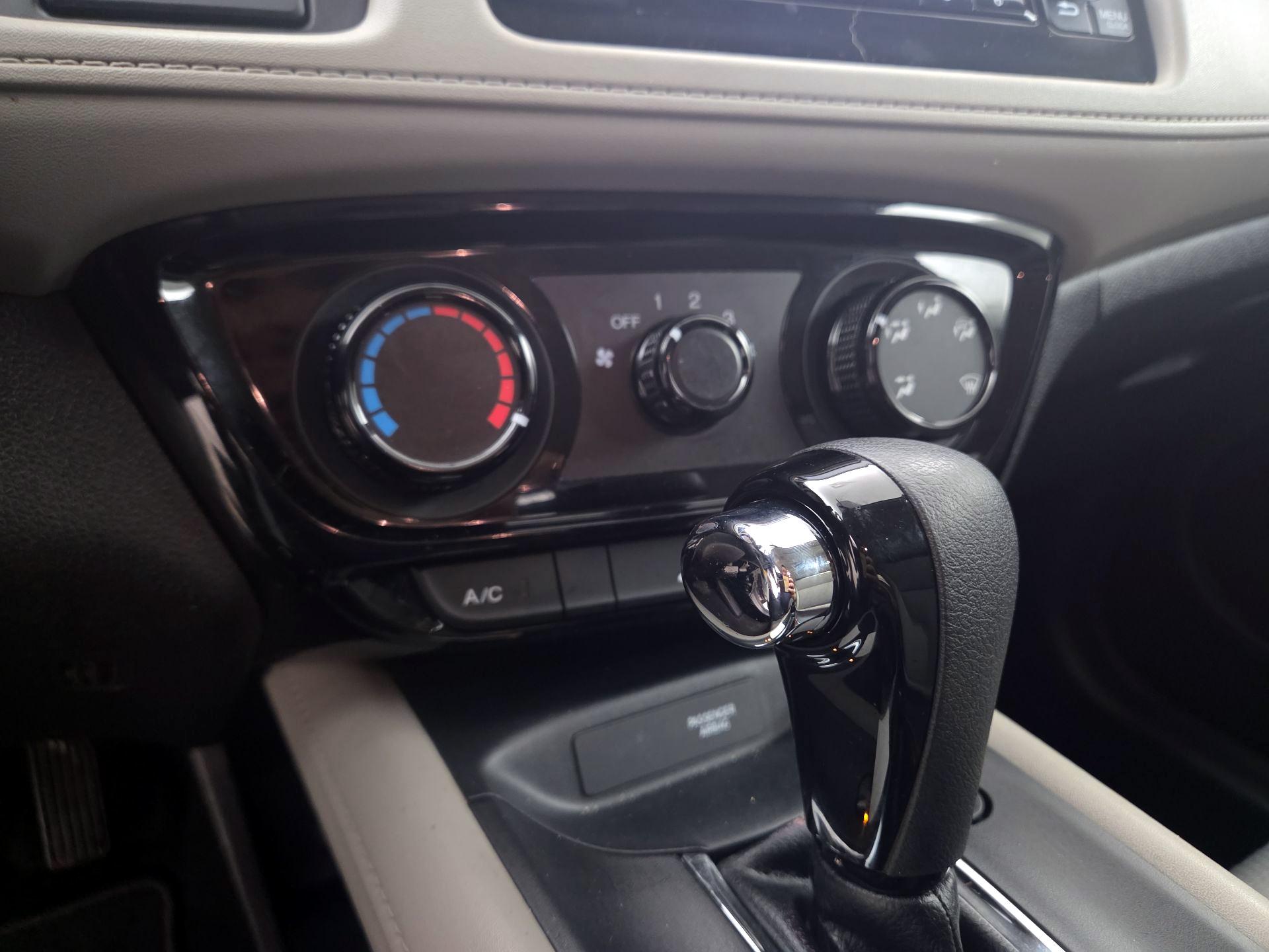 Thumbnail: 2019 Honda HR-V - 16
