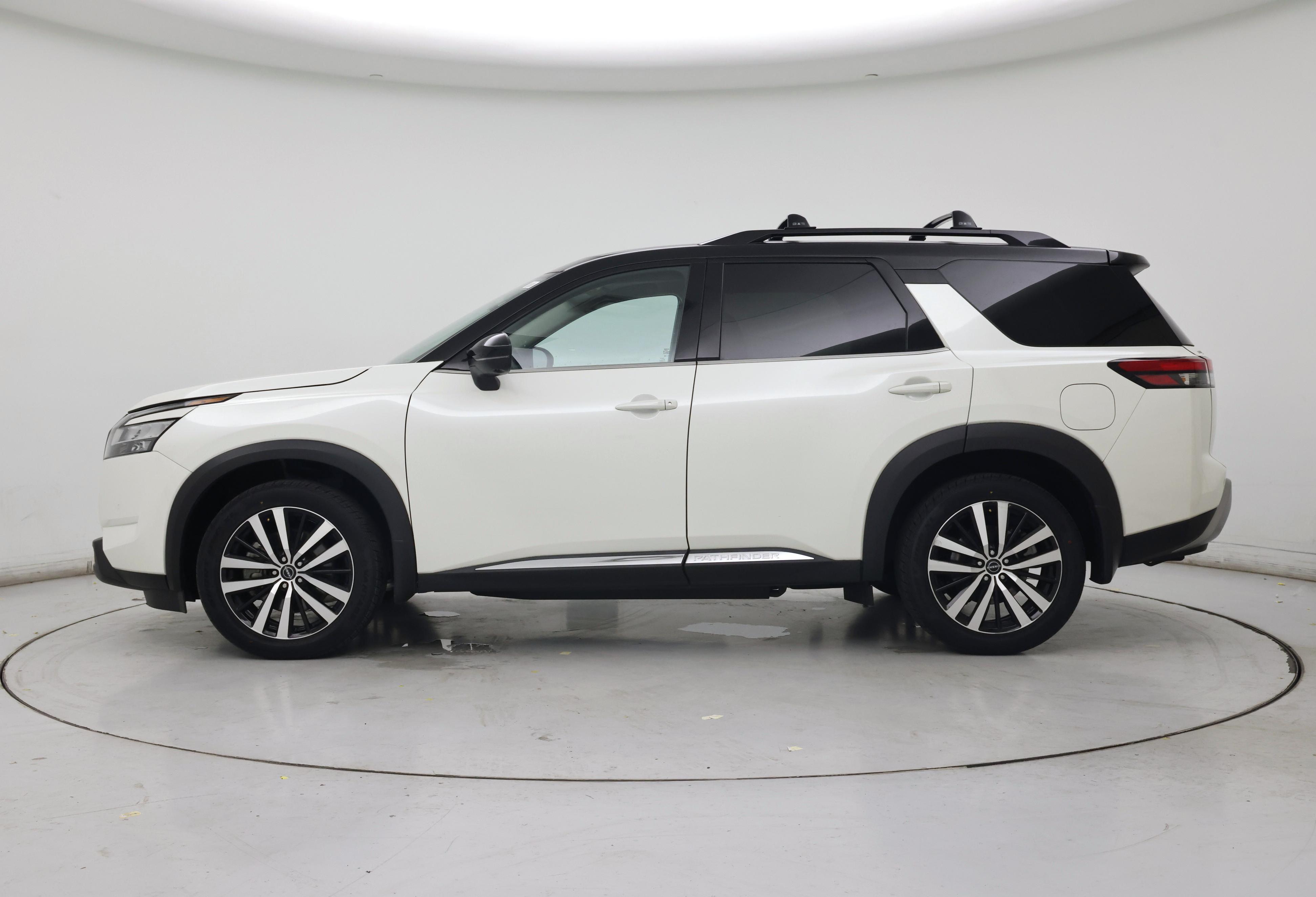 Thumbnail: 2024 Nissan Pathfinder - 3