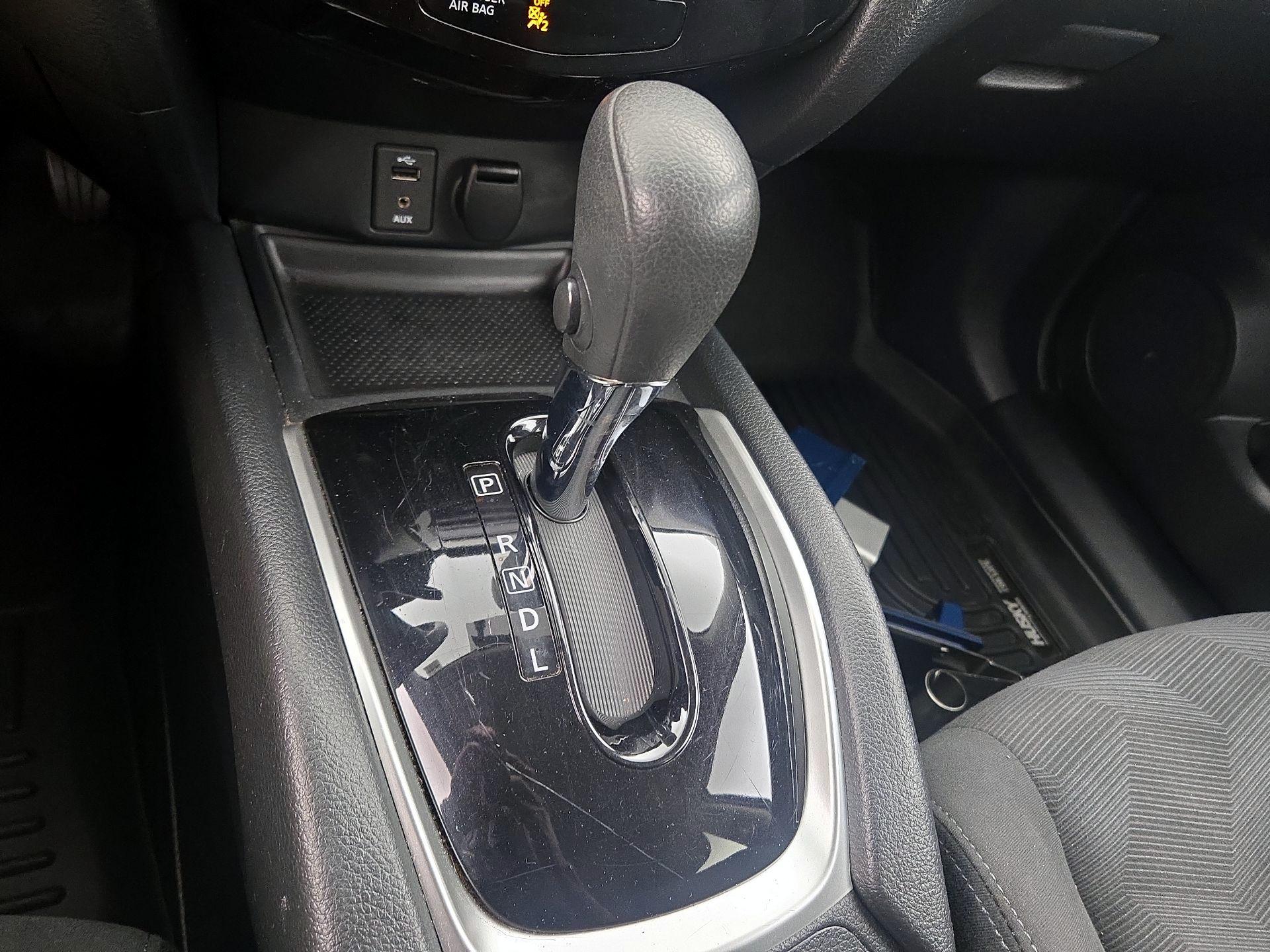 Thumbnail: 2016 Nissan Rogue - 17