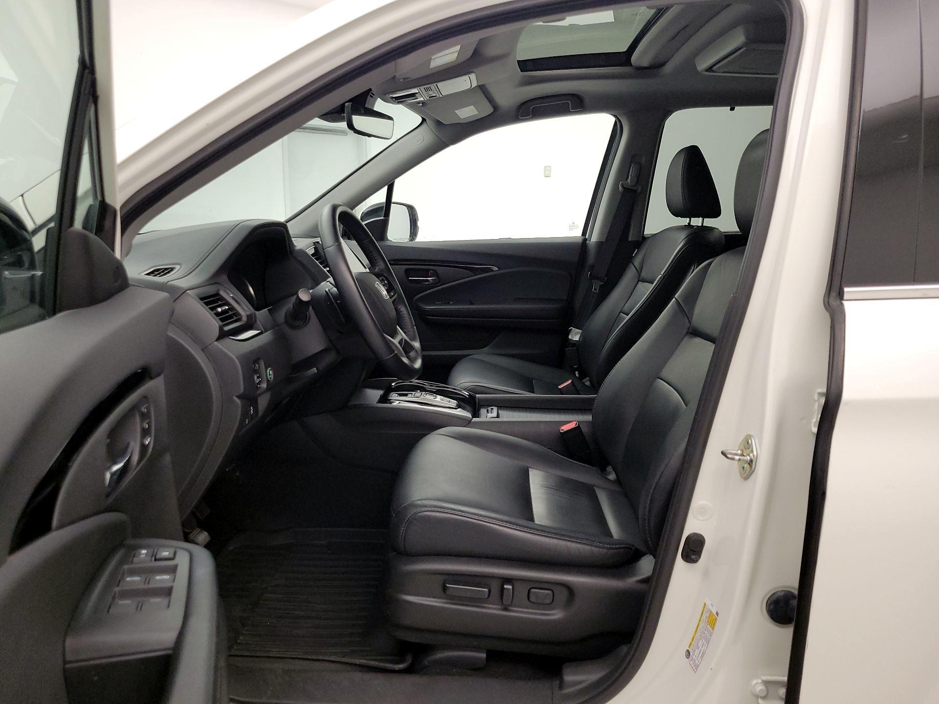 Thumbnail: 2019 Honda Pilot - 11