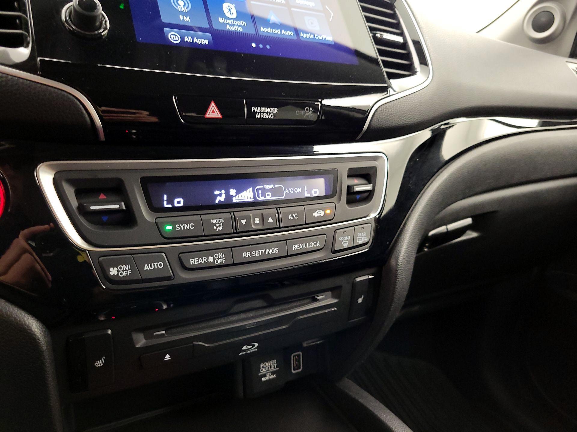 Thumbnail: 2019 Honda Pilot - 17