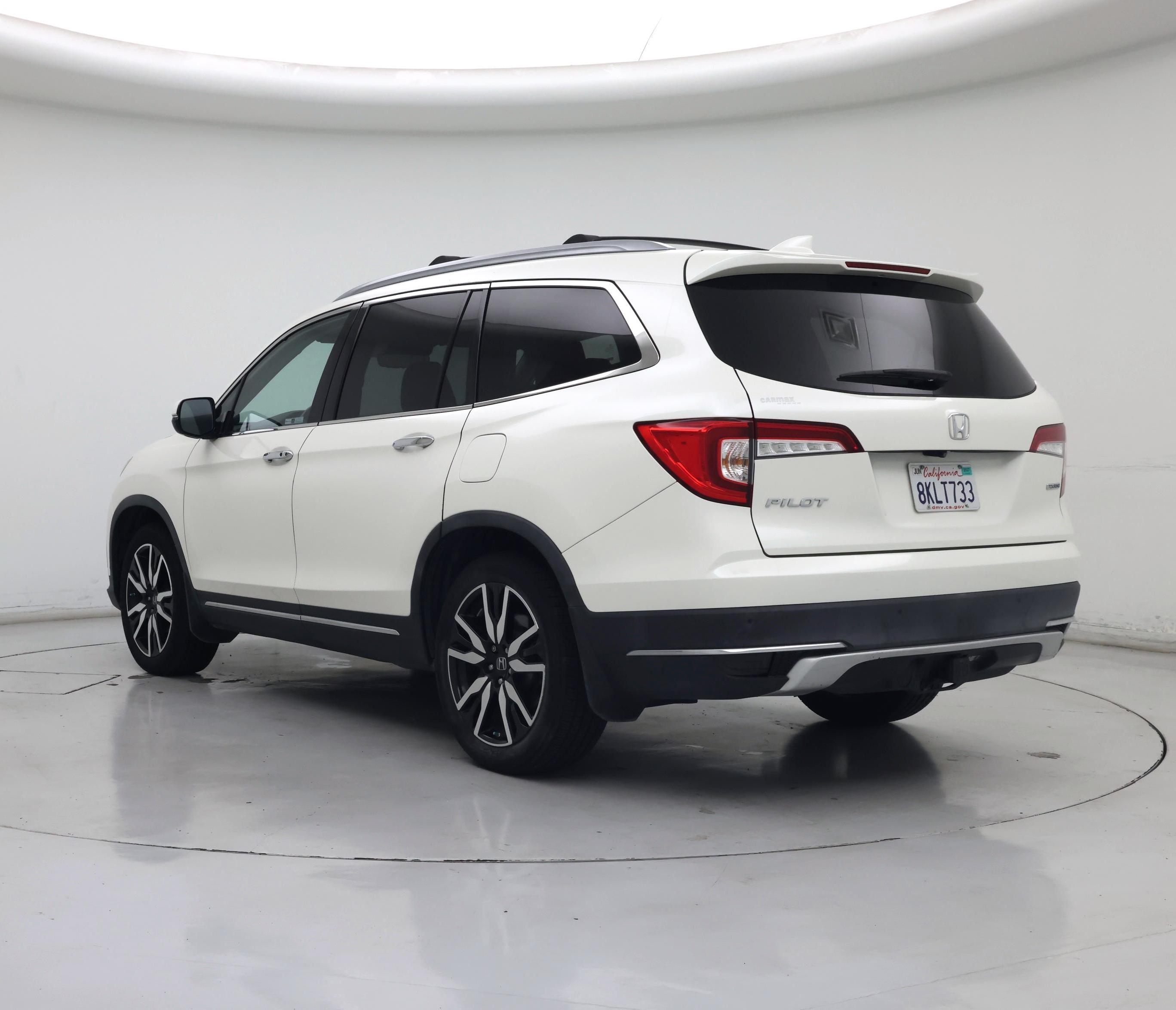 Thumbnail: 2019 Honda Pilot - 2
