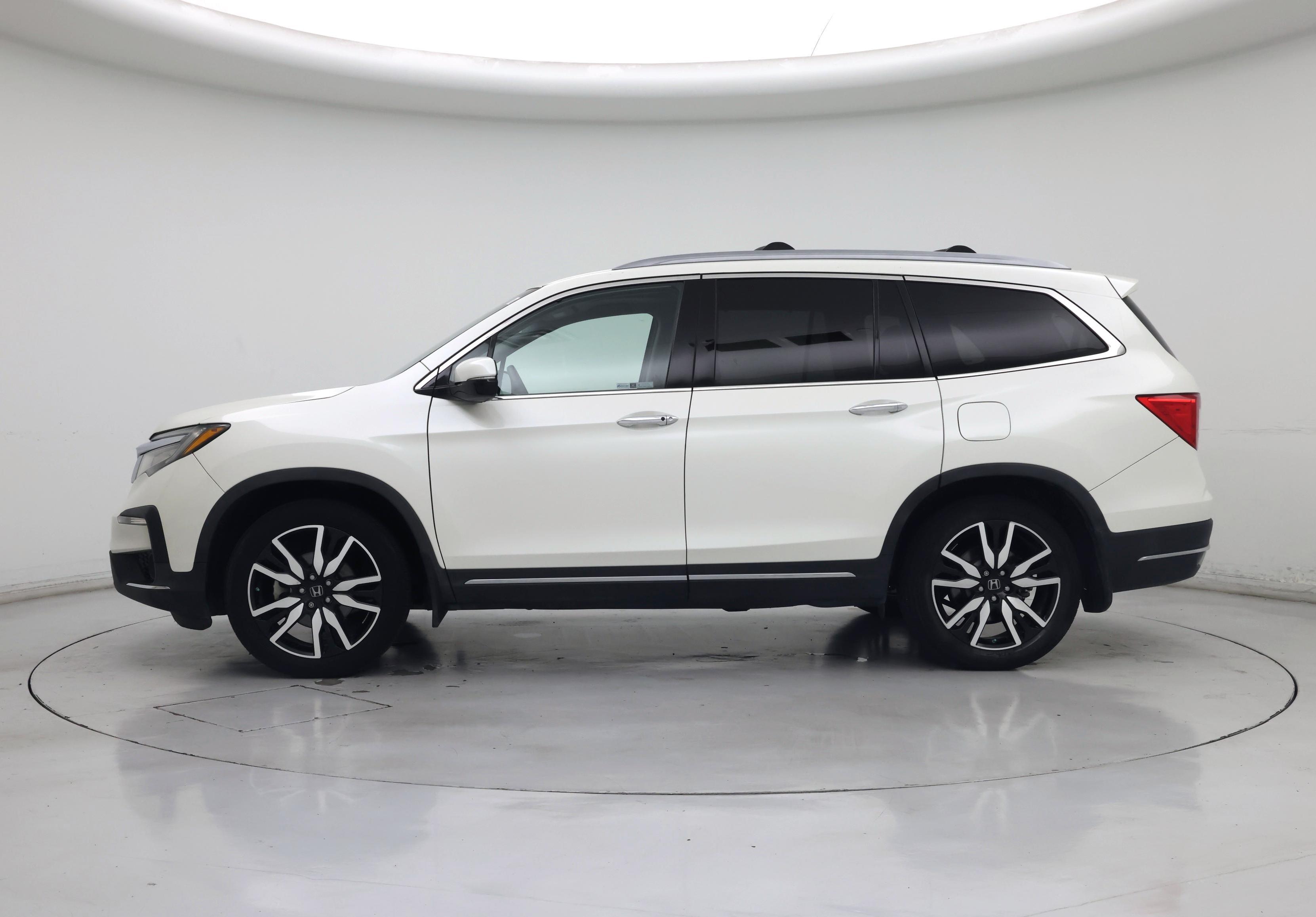 Thumbnail: 2019 Honda Pilot - 3