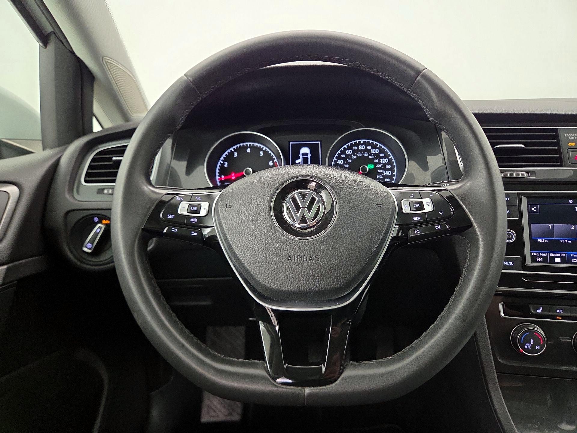 Thumbnail: 2021 Volkswagen Golf - 10