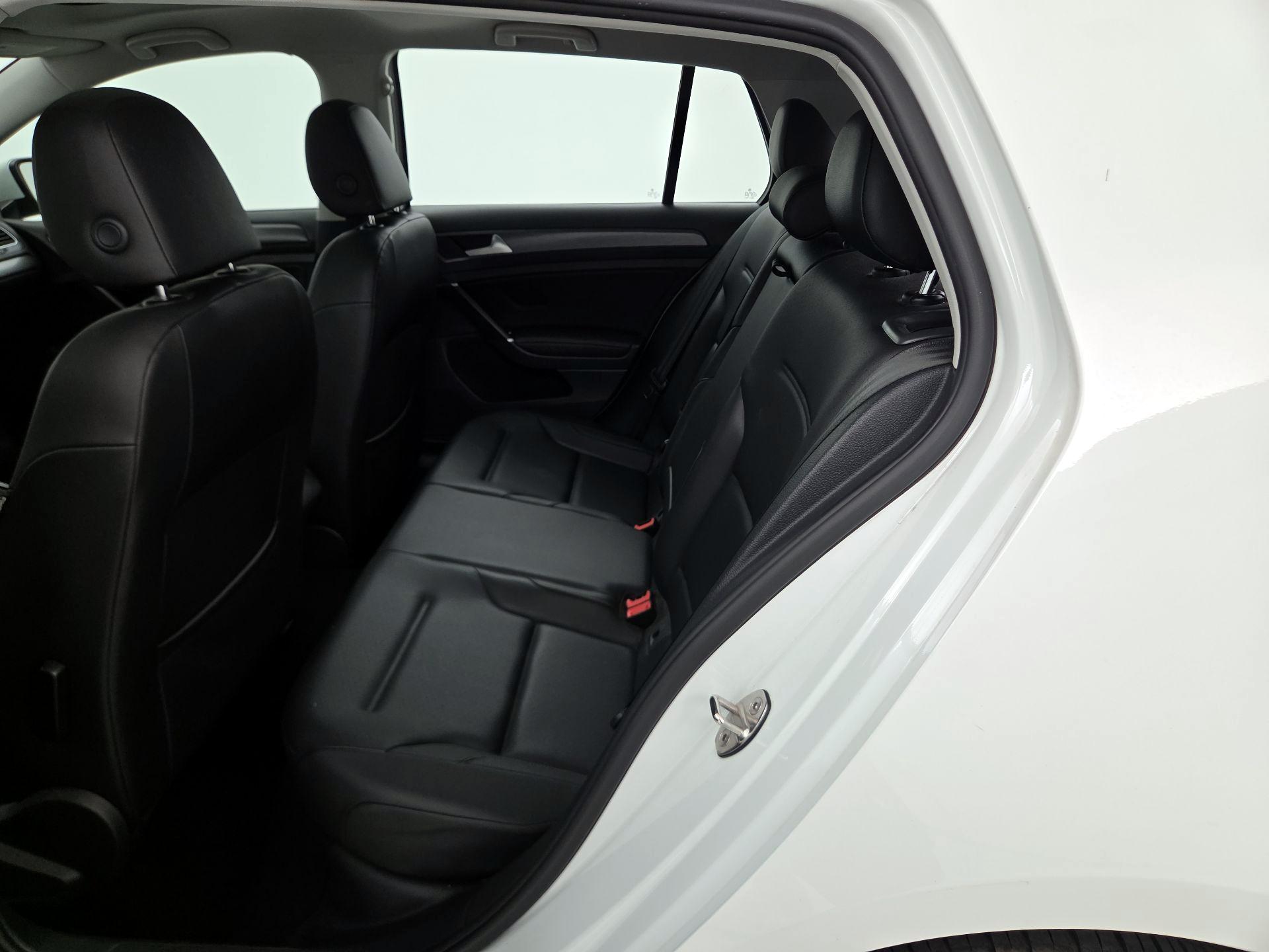 Thumbnail: 2021 Volkswagen Golf - 19