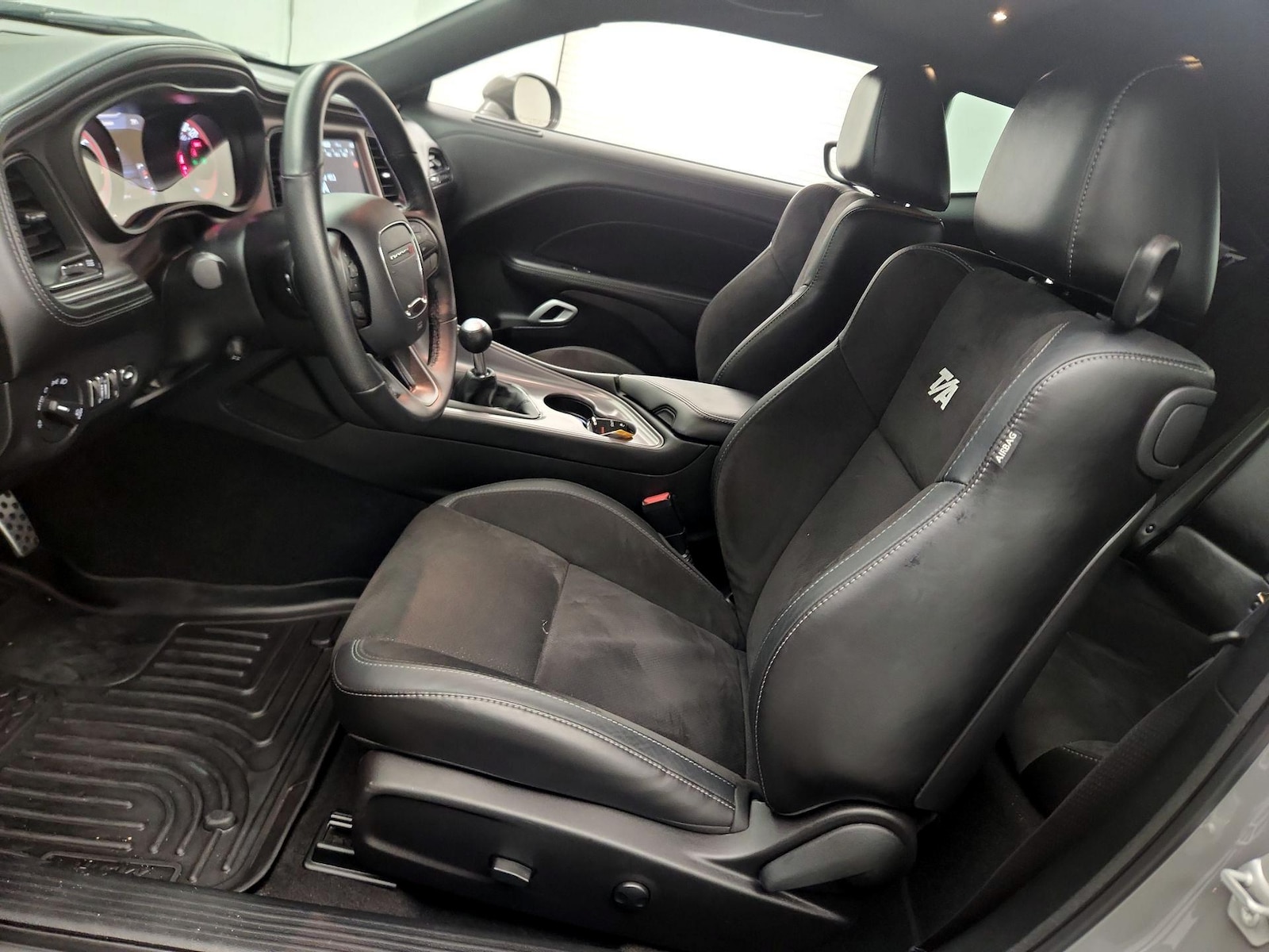 2023 Dodge Challenger R/T - Photo 12
