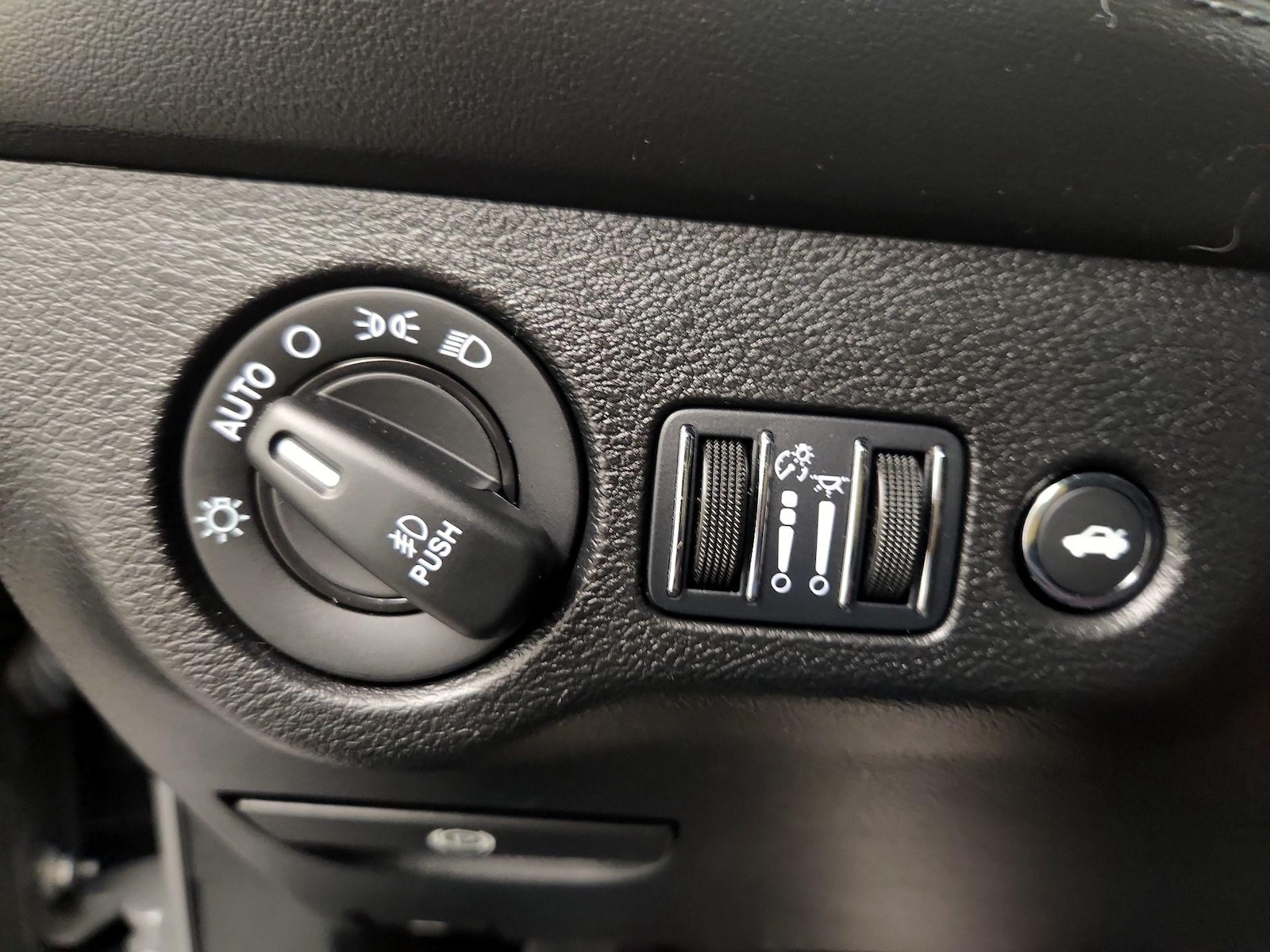 2023 Dodge Challenger R/T - Photo 14