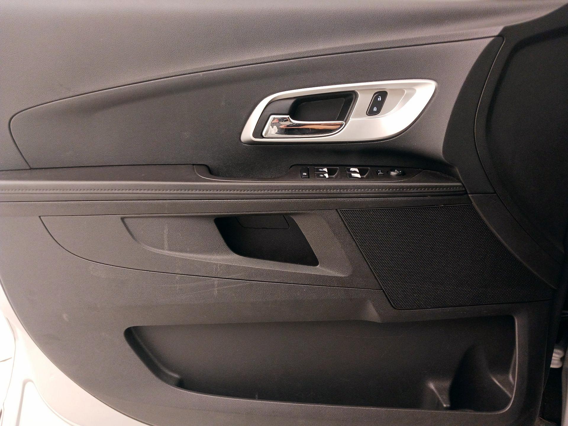 Thumbnail: 2015 Chevrolet Equinox - 12