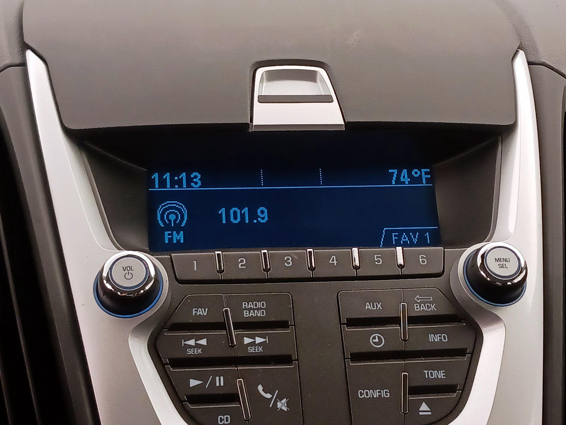 Thumbnail: 2015 Chevrolet Equinox - 14