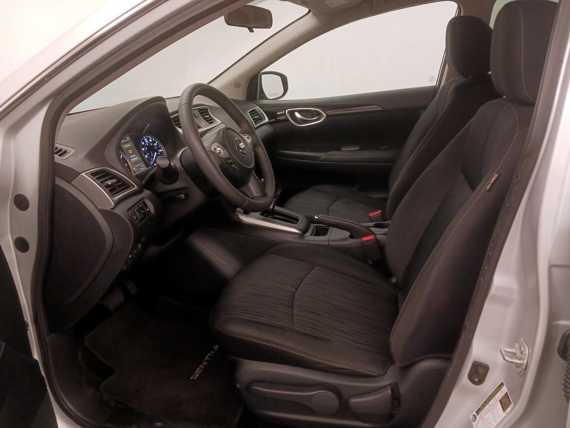 Thumbnail: 2017 Nissan Sentra - 11