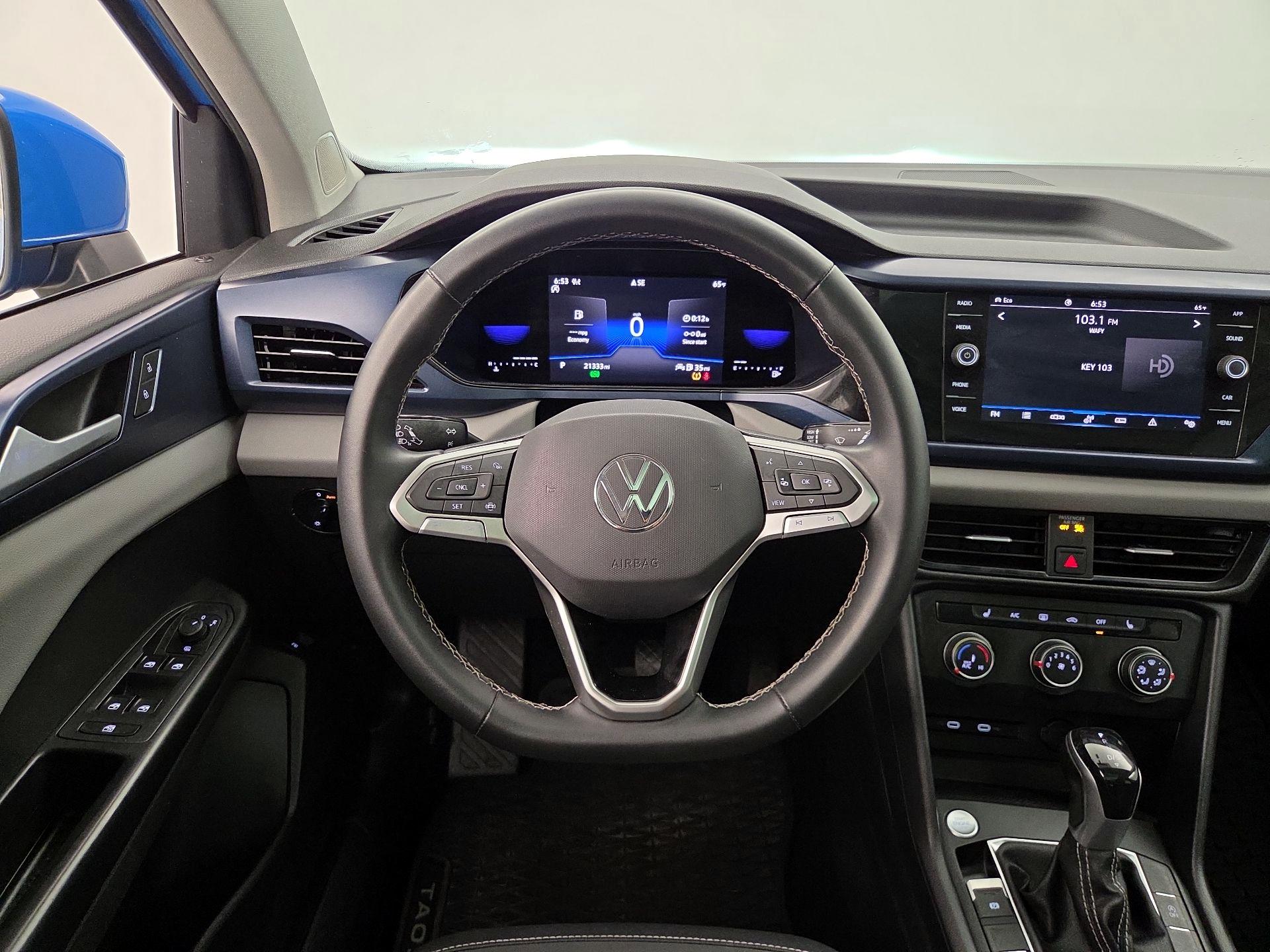 Thumbnail: 2022 Volkswagen Taos - 10