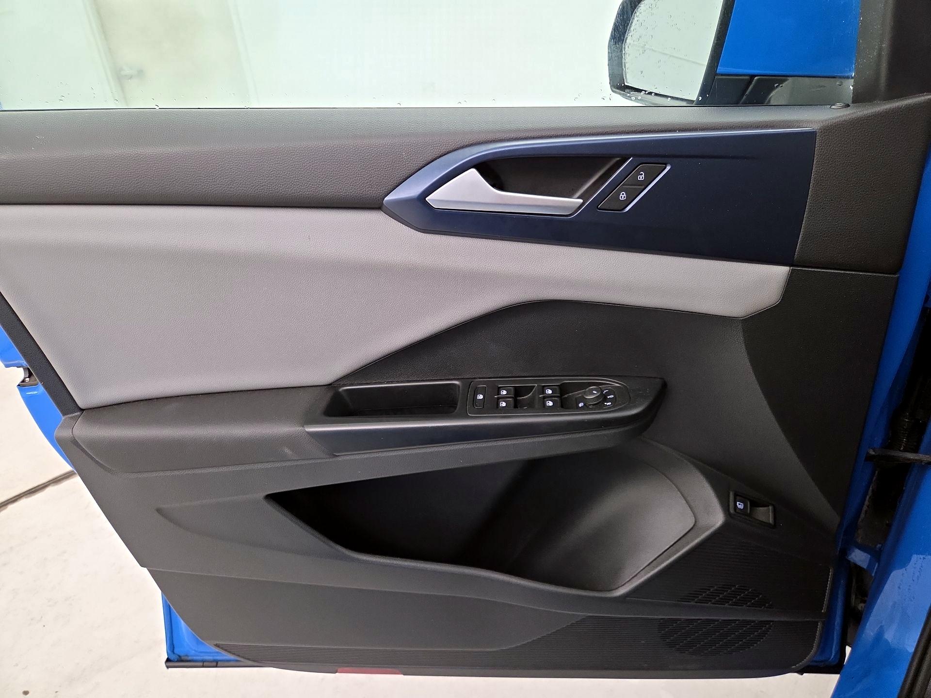 Thumbnail: 2022 Volkswagen Taos - 12