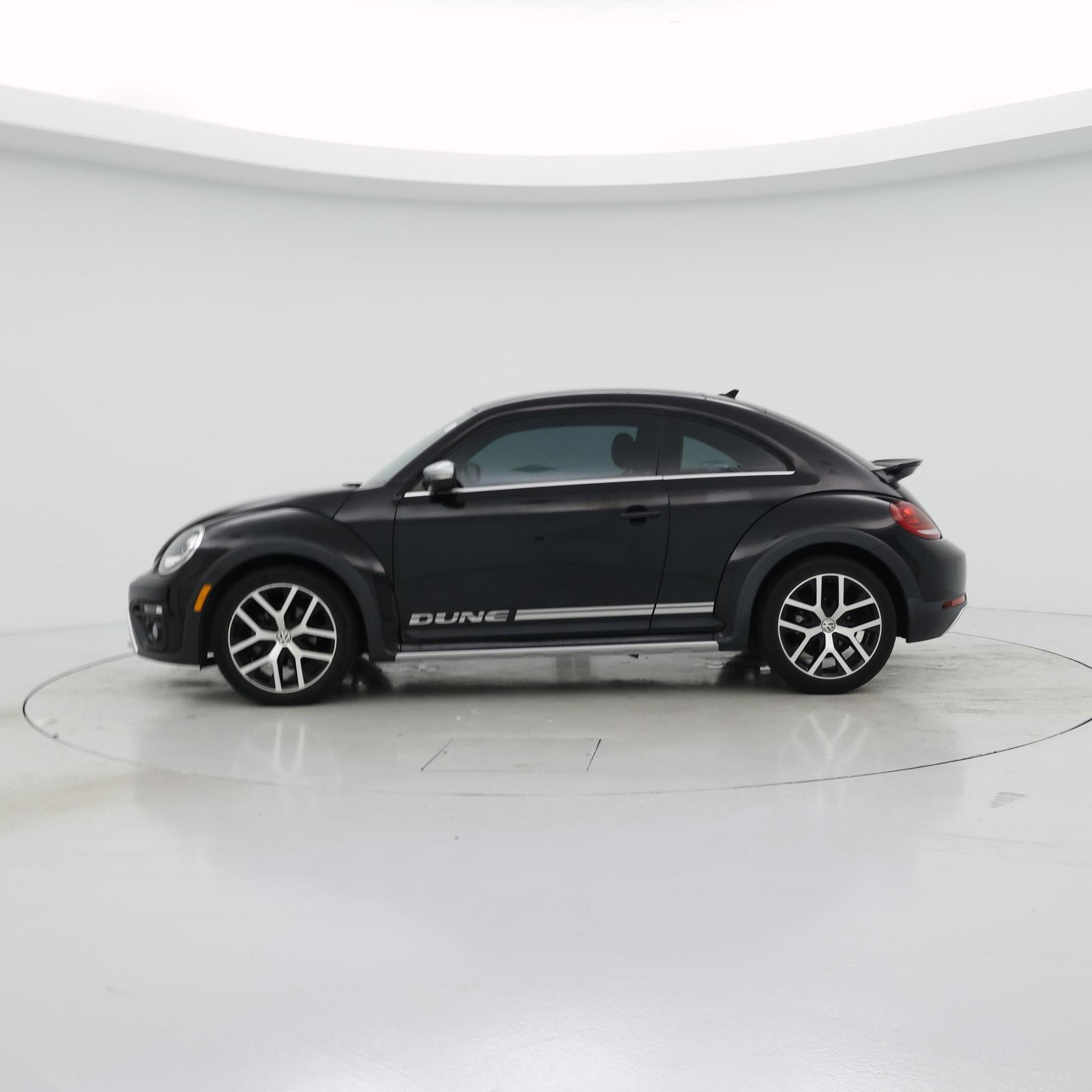 Thumbnail: 2017 Volkswagen Beetle - 3