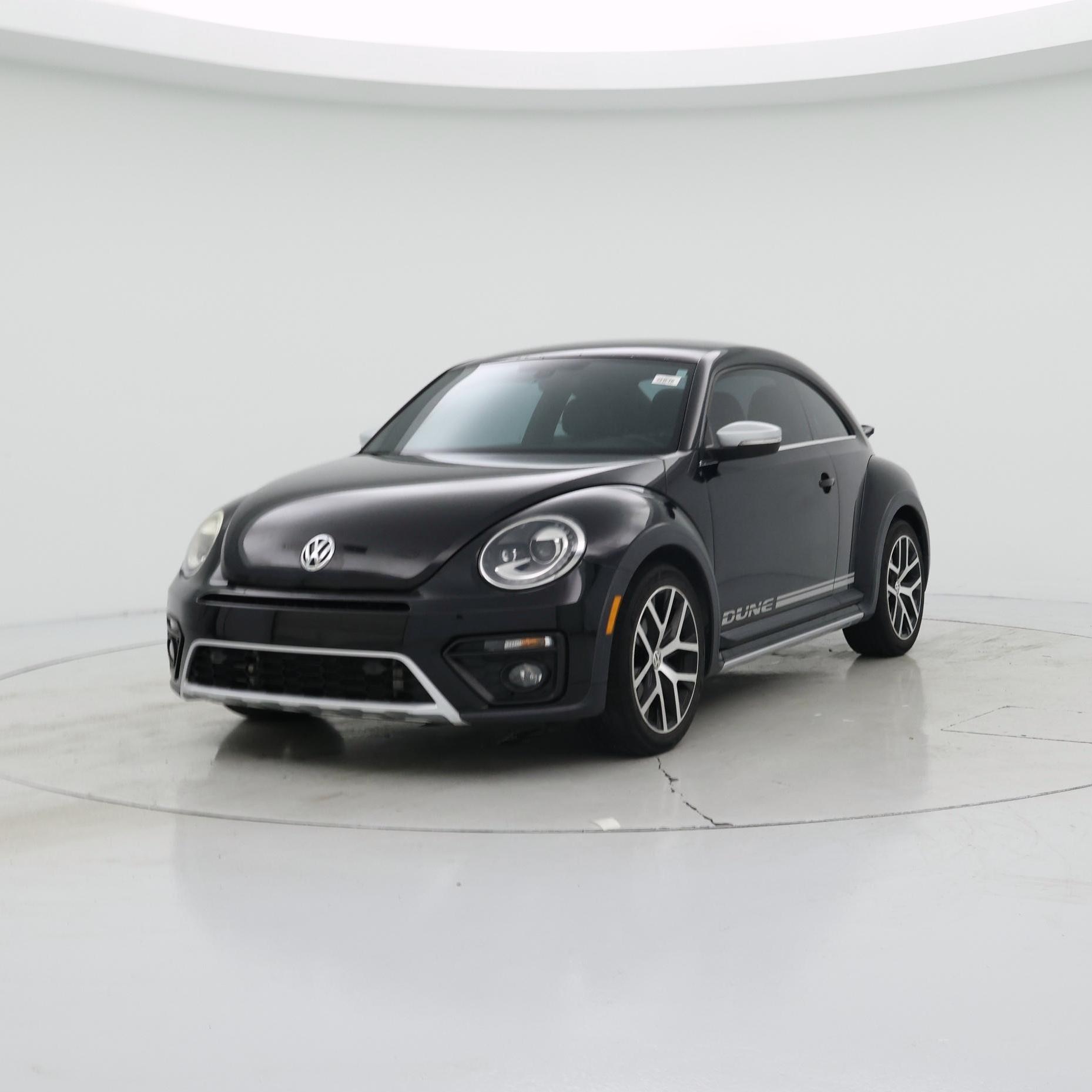 Thumbnail: 2017 Volkswagen Beetle - 4