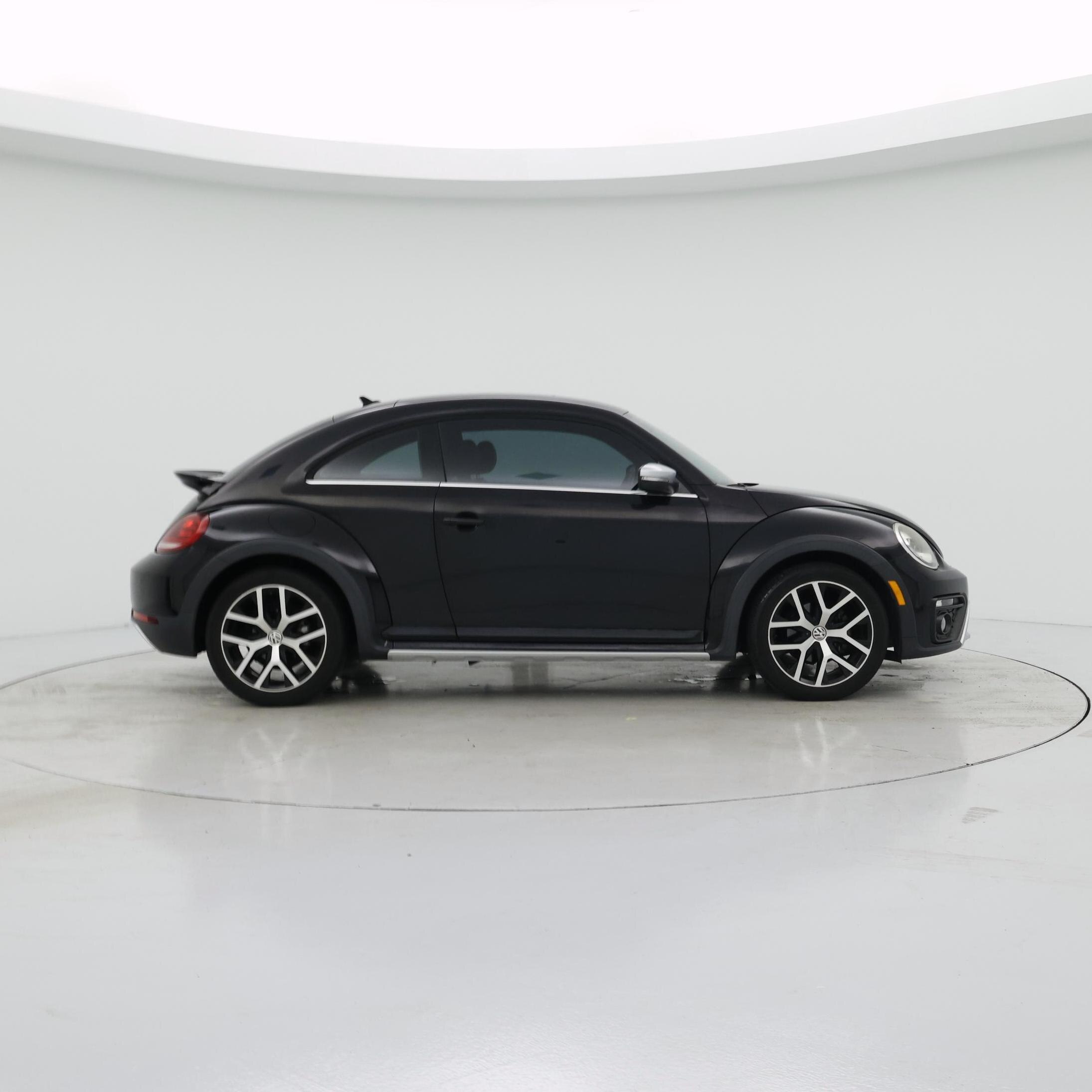 Thumbnail: 2017 Volkswagen Beetle - 7