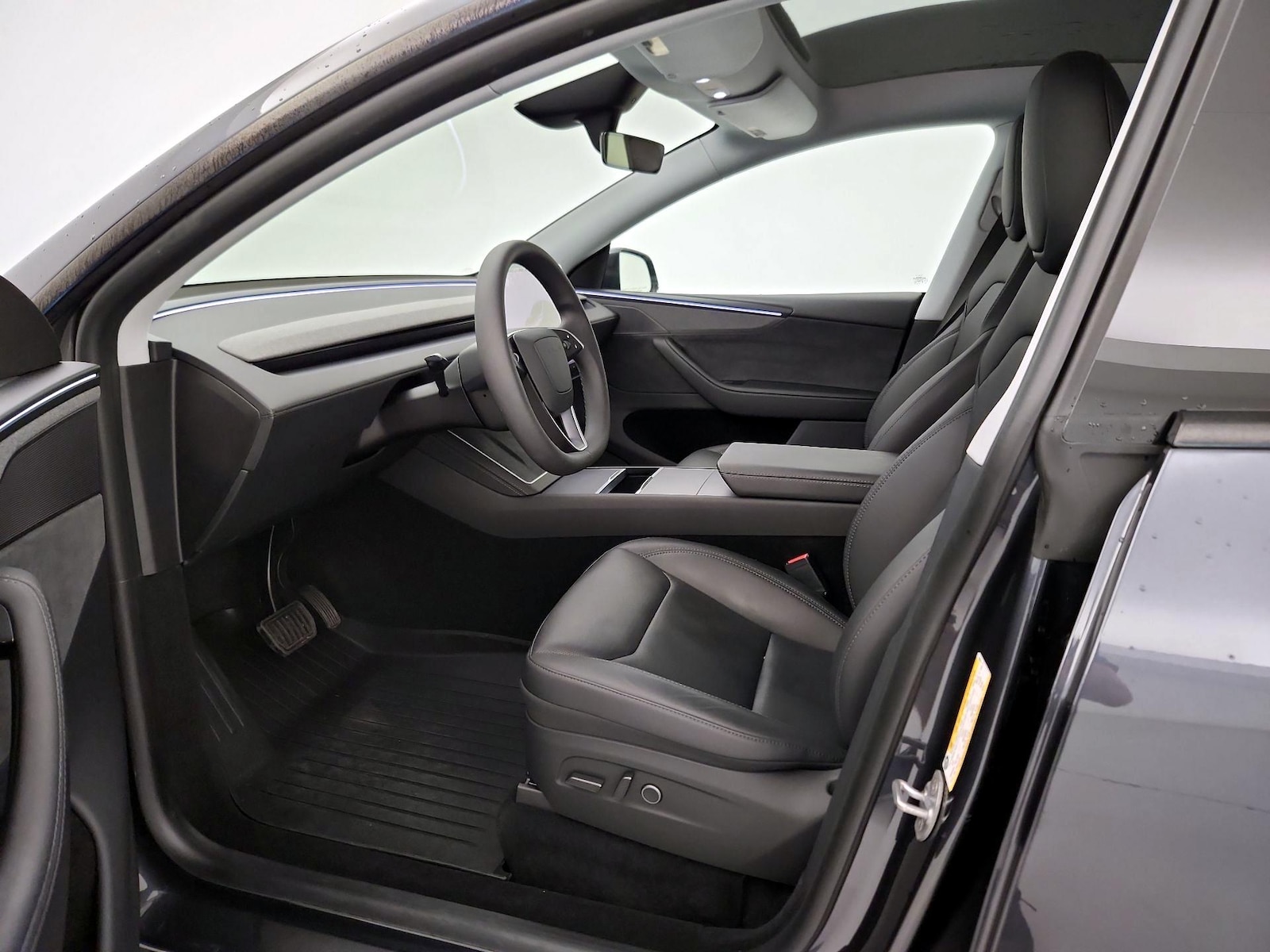 2026 Tesla Model Y Long Range - Photo 12