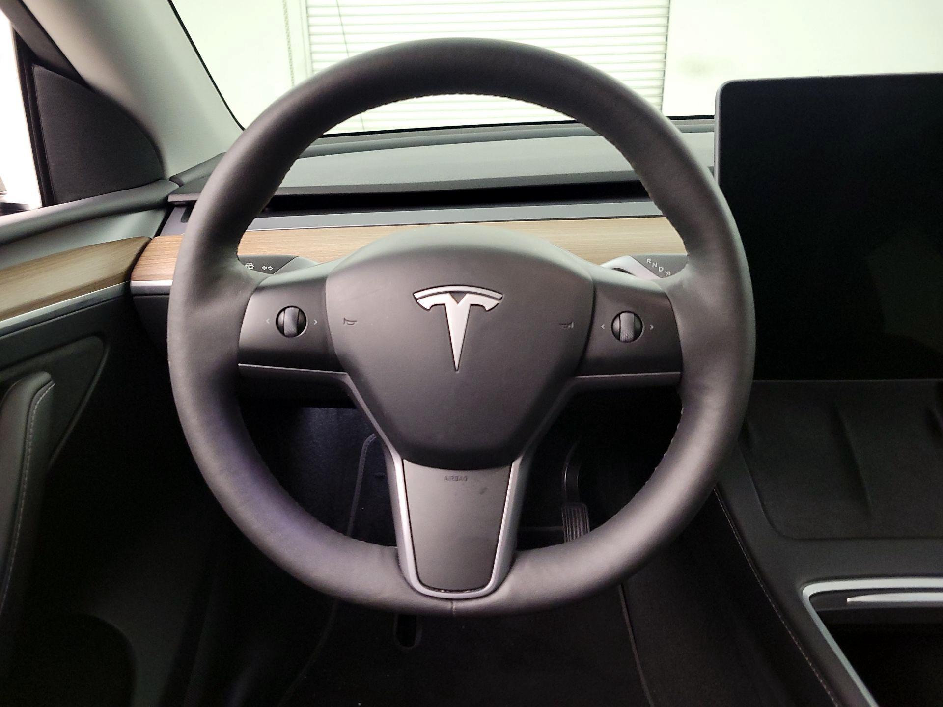 Thumbnail: 2023 Tesla Model Y - 10