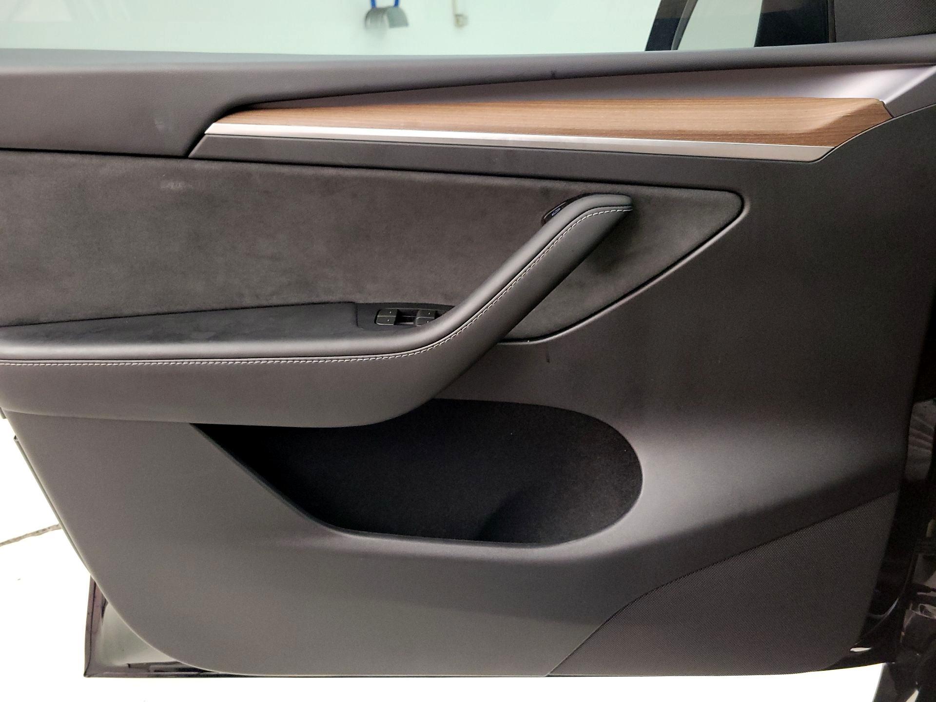Thumbnail: 2023 Tesla Model Y - 12