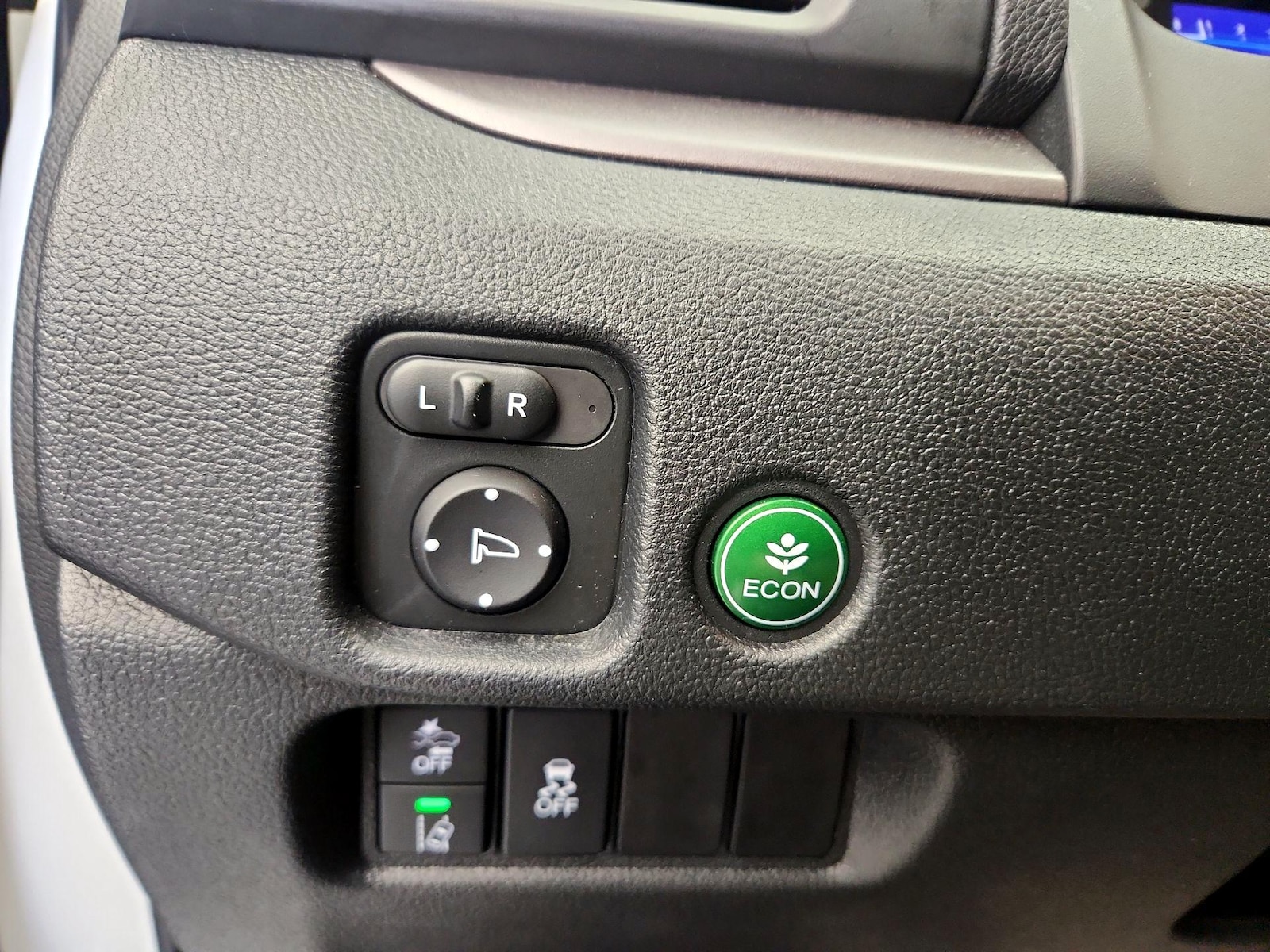 2022 Honda Pilot SE - Photo 14