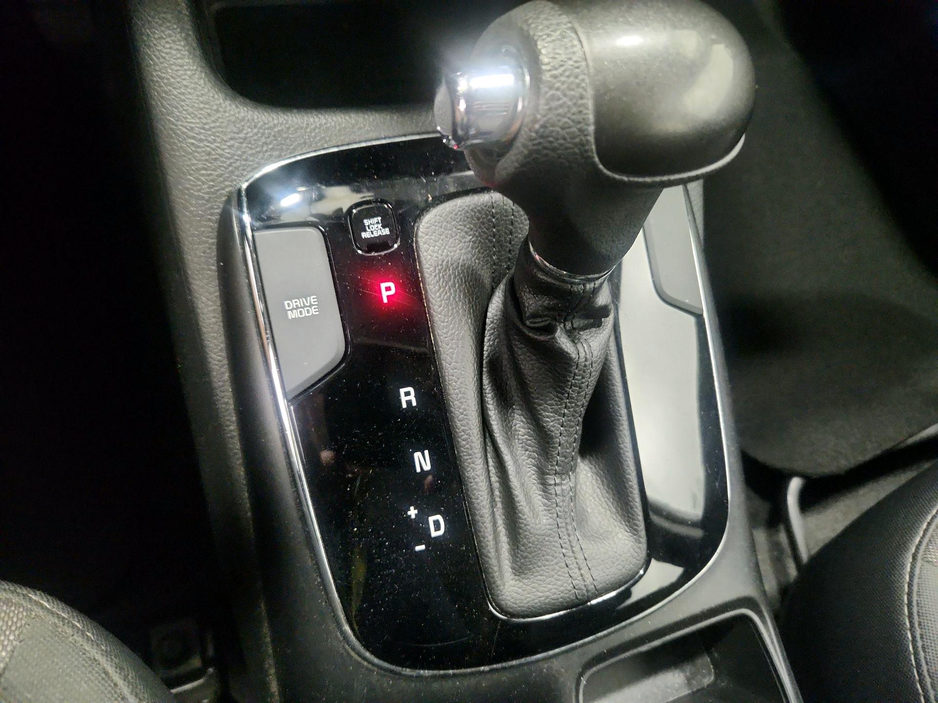 Thumbnail: 2018 Kia Forte - 17