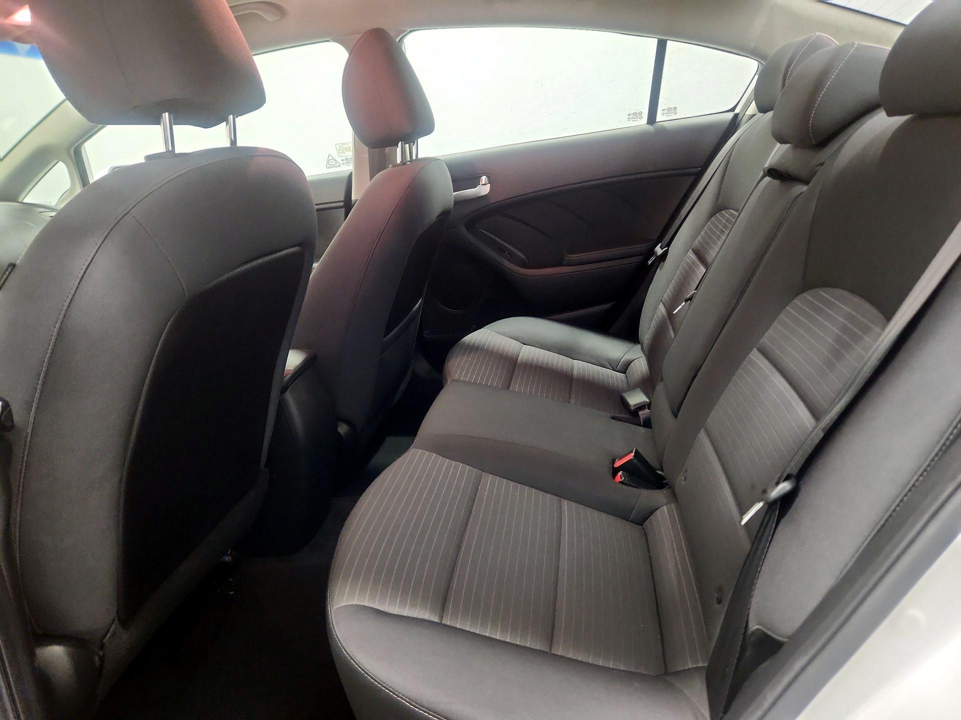 Thumbnail: 2018 Kia Forte - 19