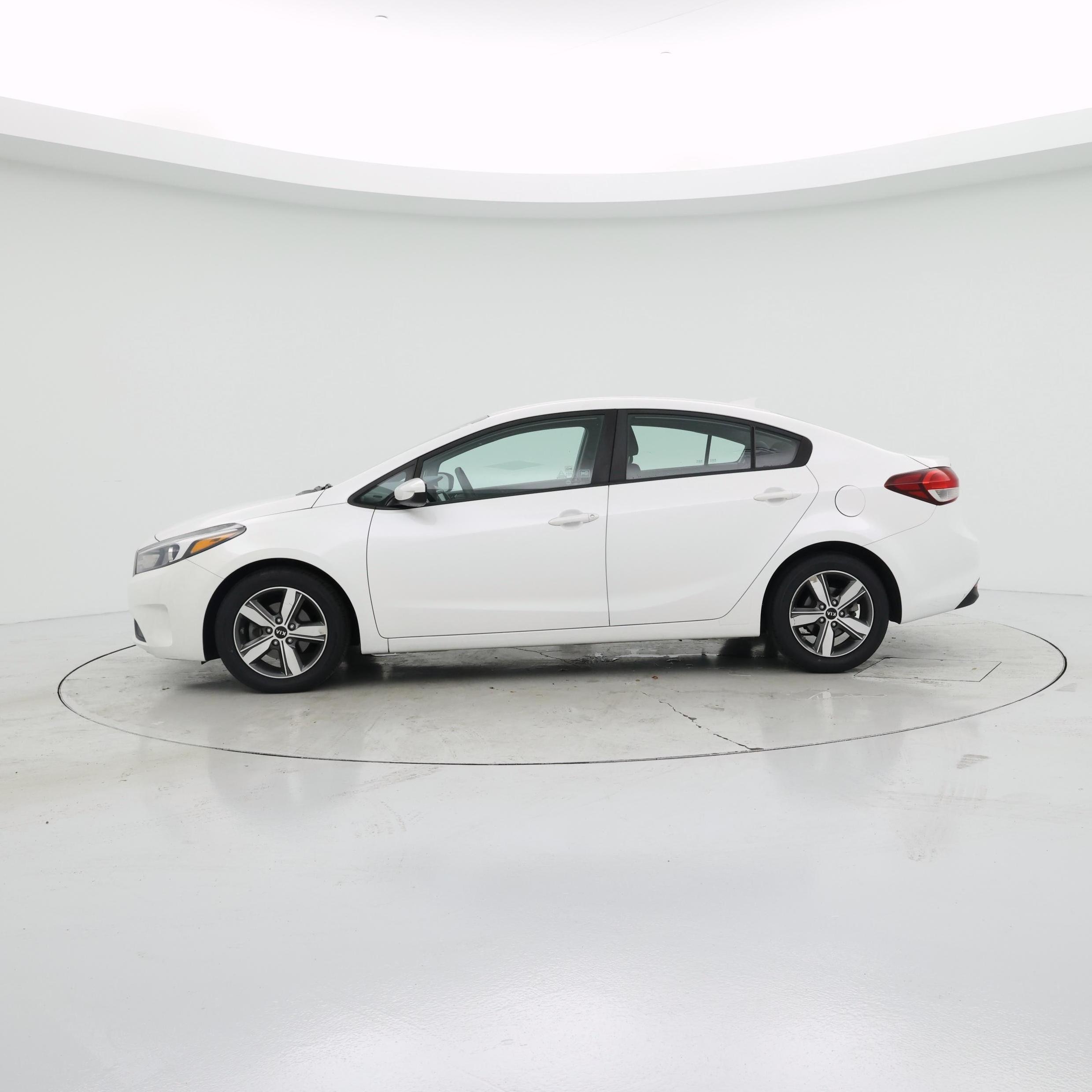 Thumbnail: 2018 Kia Forte - 3