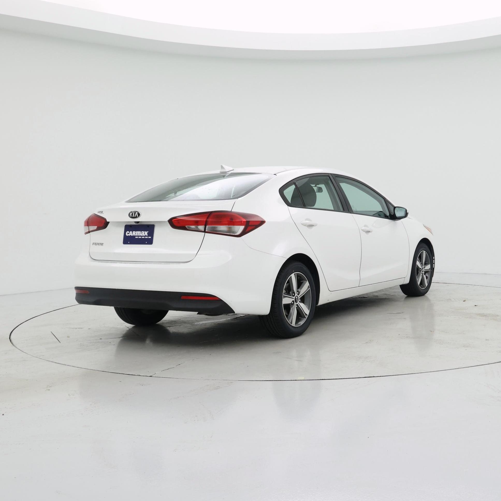 Thumbnail: 2018 Kia Forte - 8