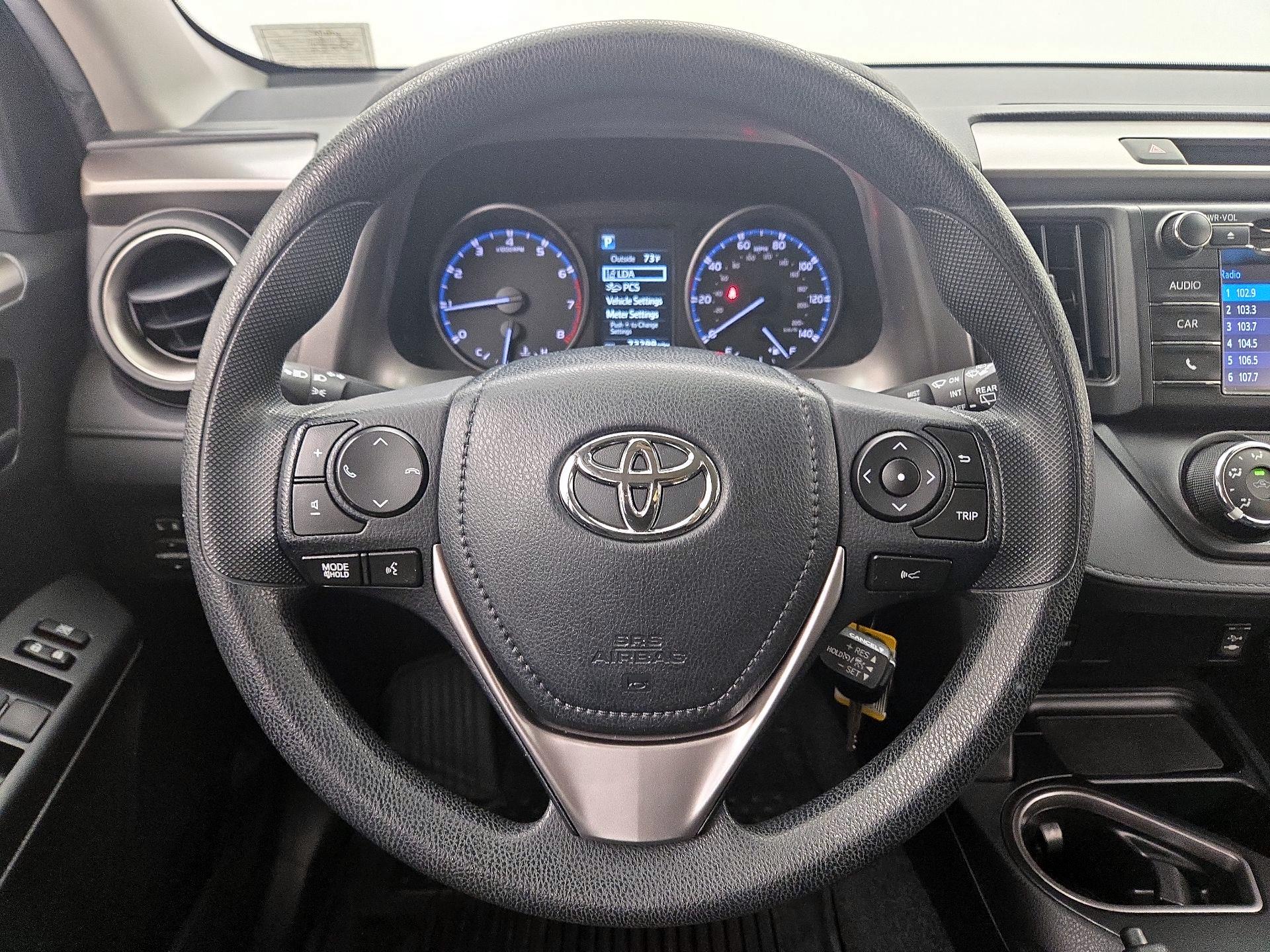 Thumbnail: 2017 Toyota RAV4 - 10