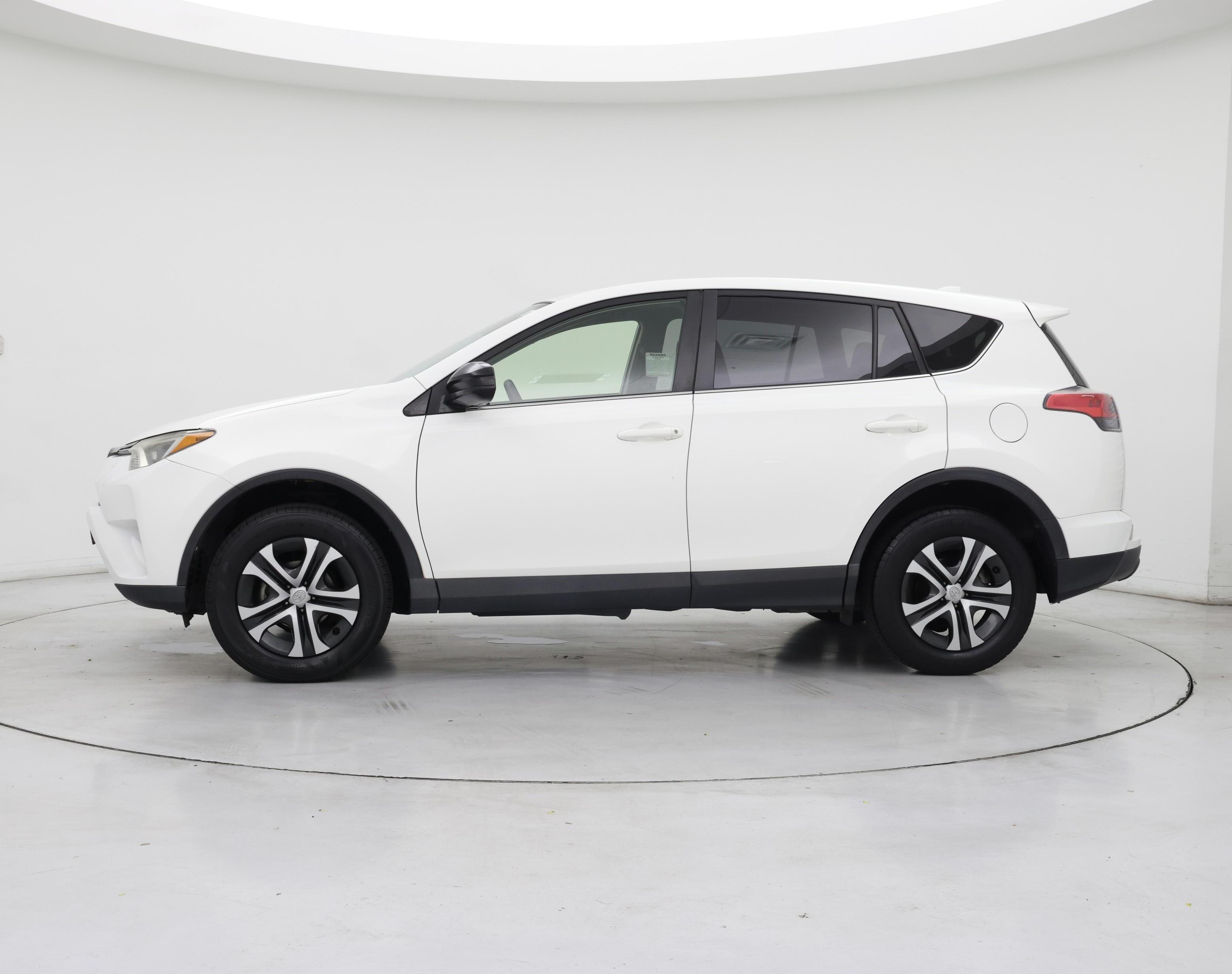 Thumbnail: 2017 Toyota RAV4 - 3