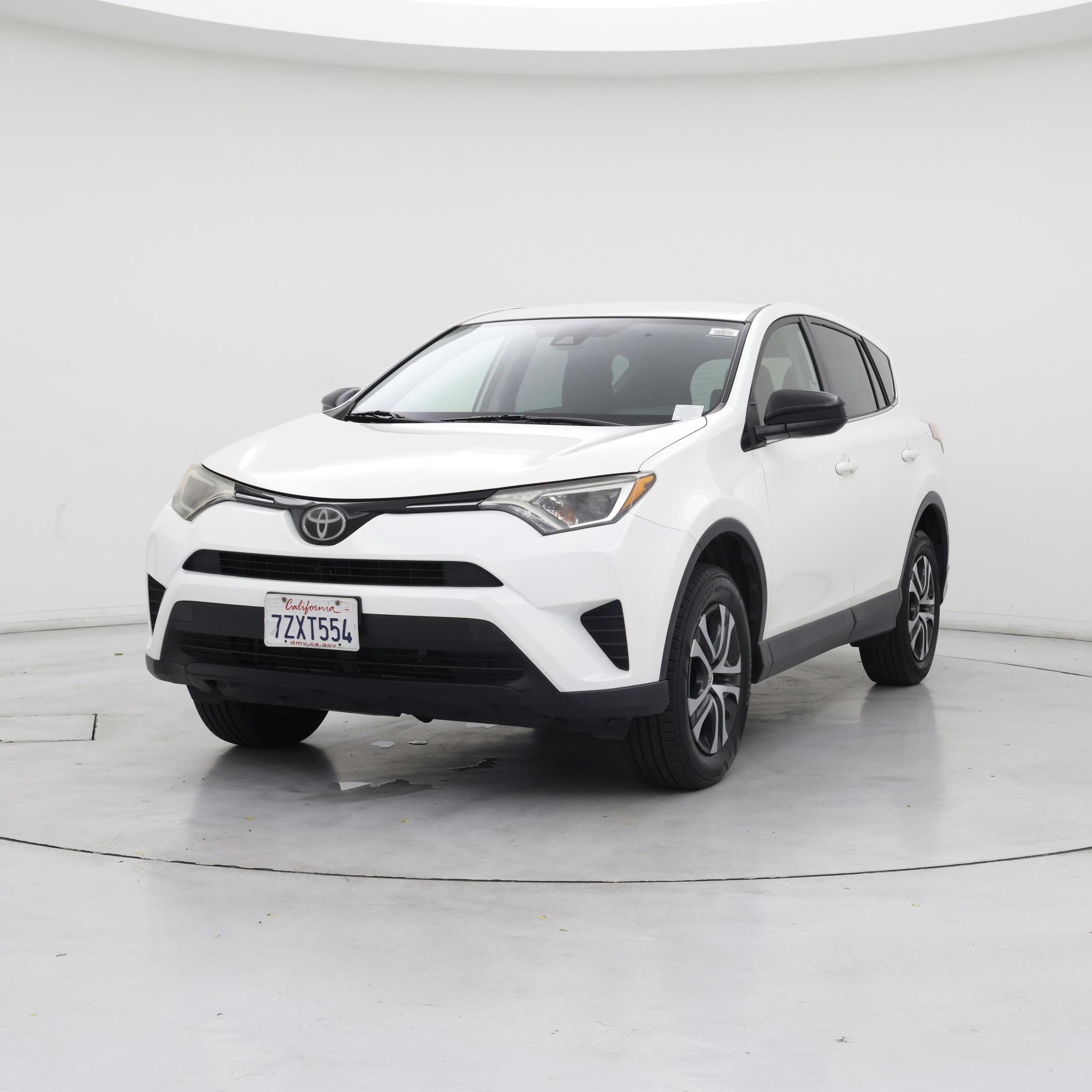 Thumbnail: 2017 Toyota RAV4 - 4