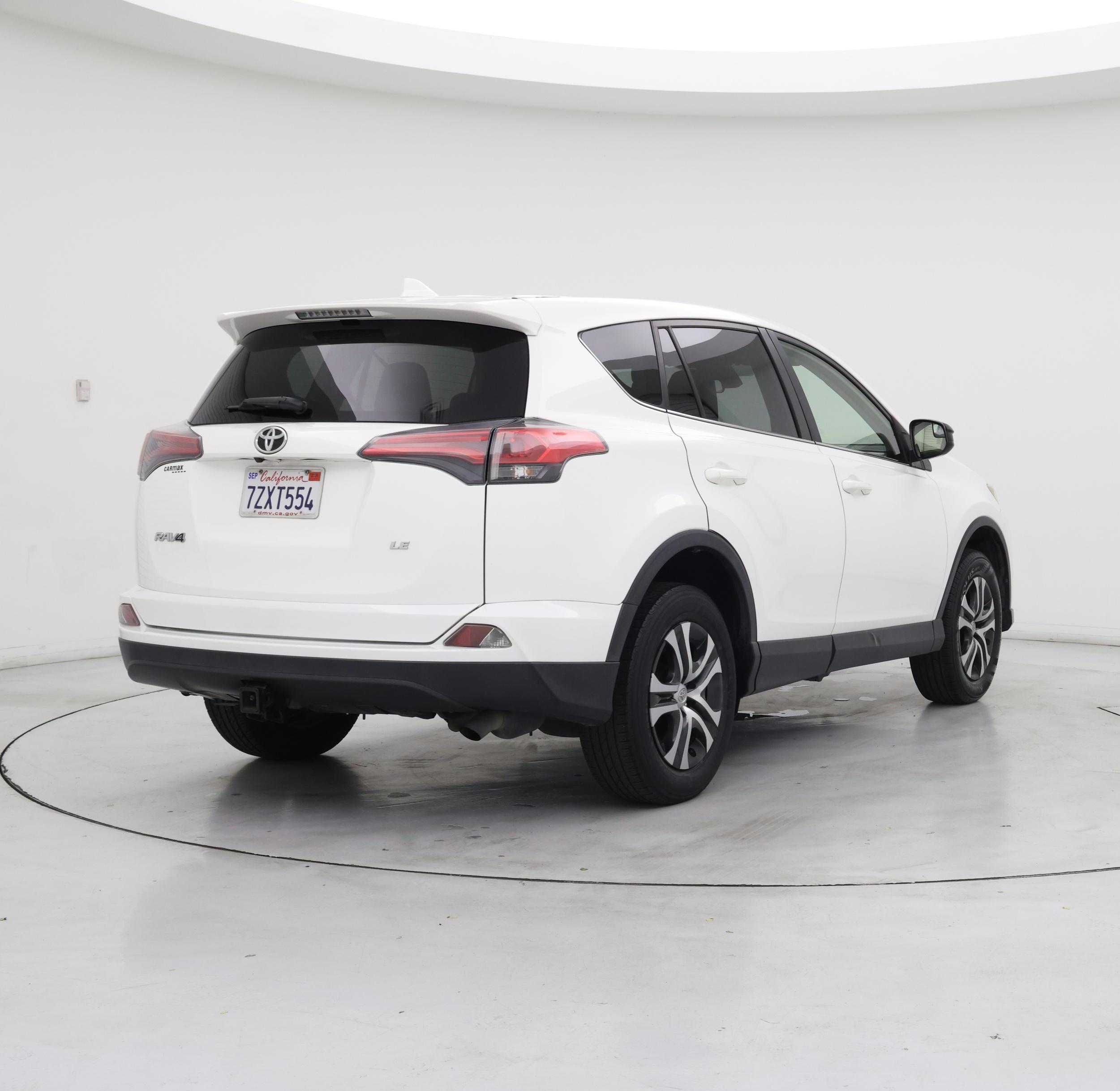 Thumbnail: 2017 Toyota RAV4 - 8