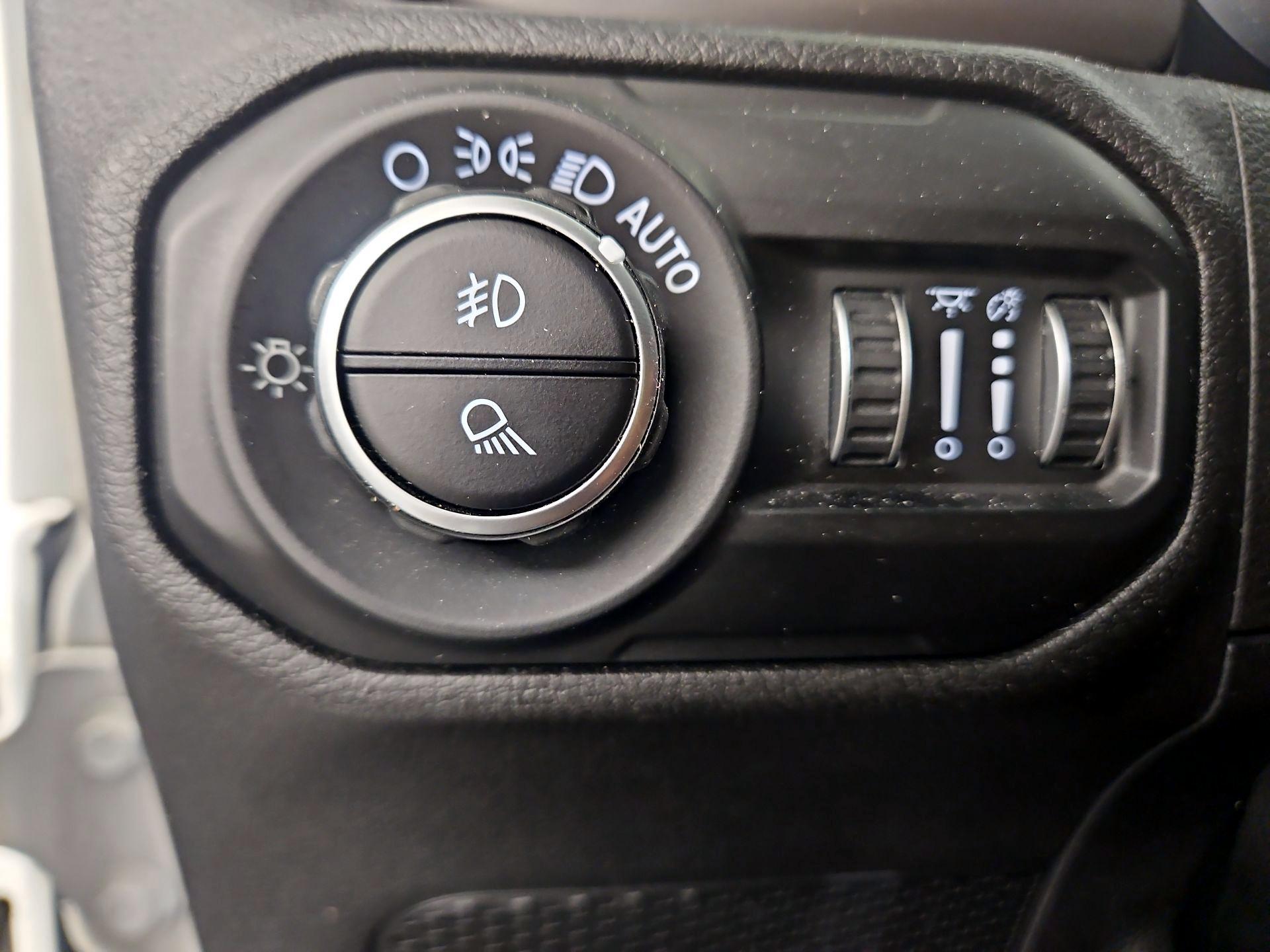 Thumbnail: 2020 Jeep Gladiator - 13