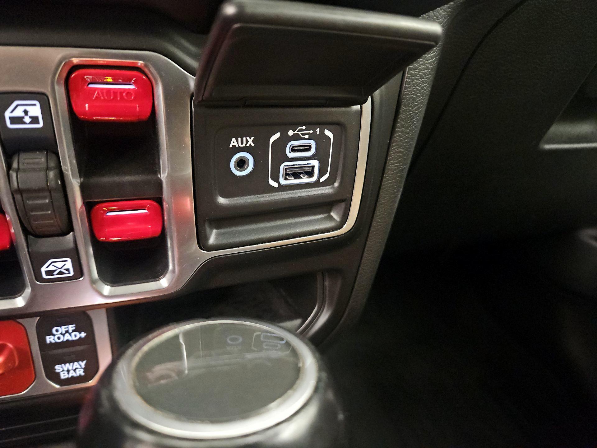 Thumbnail: 2020 Jeep Gladiator - 19