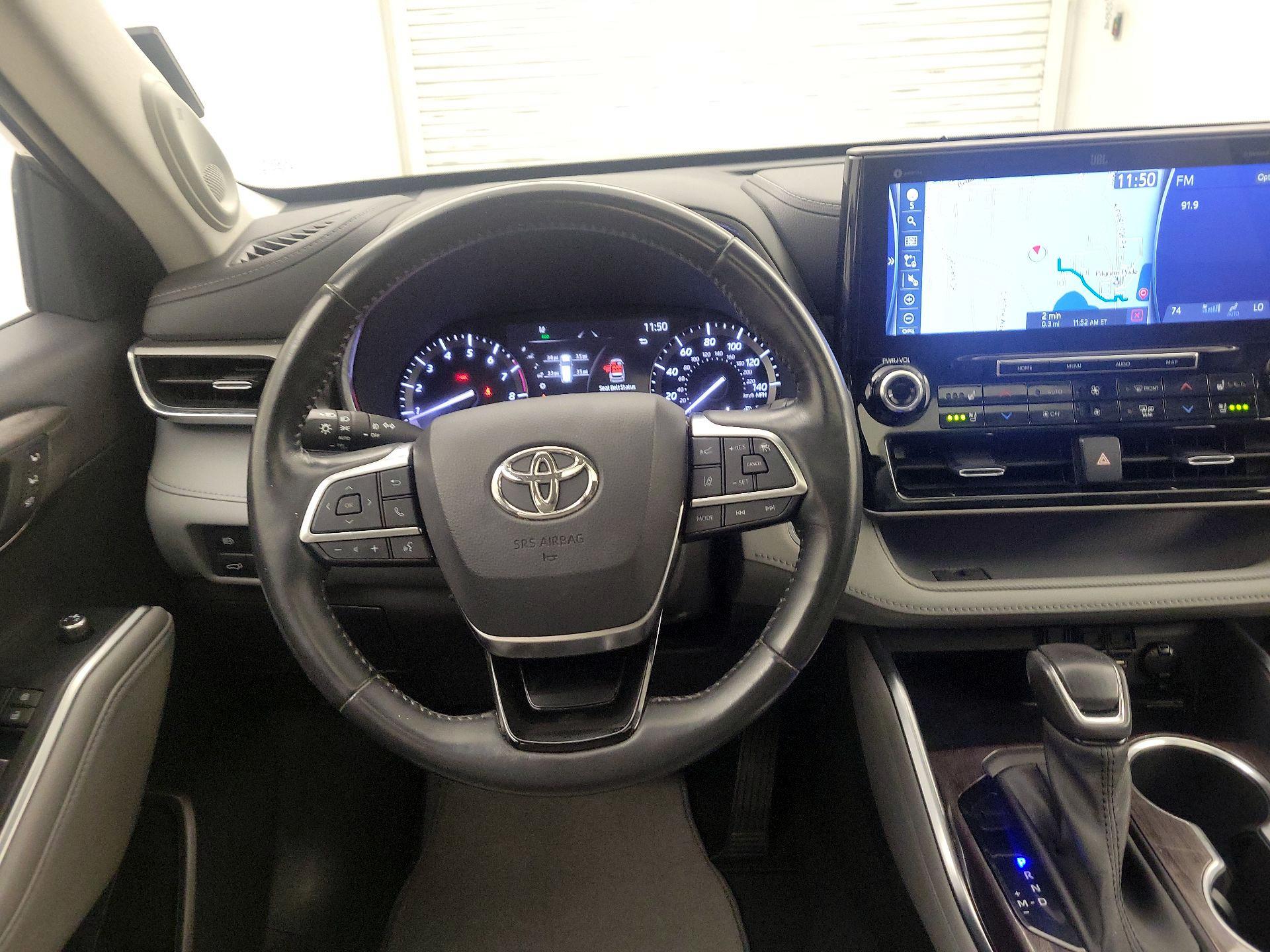 Thumbnail: 2021 Toyota Highlander - 10