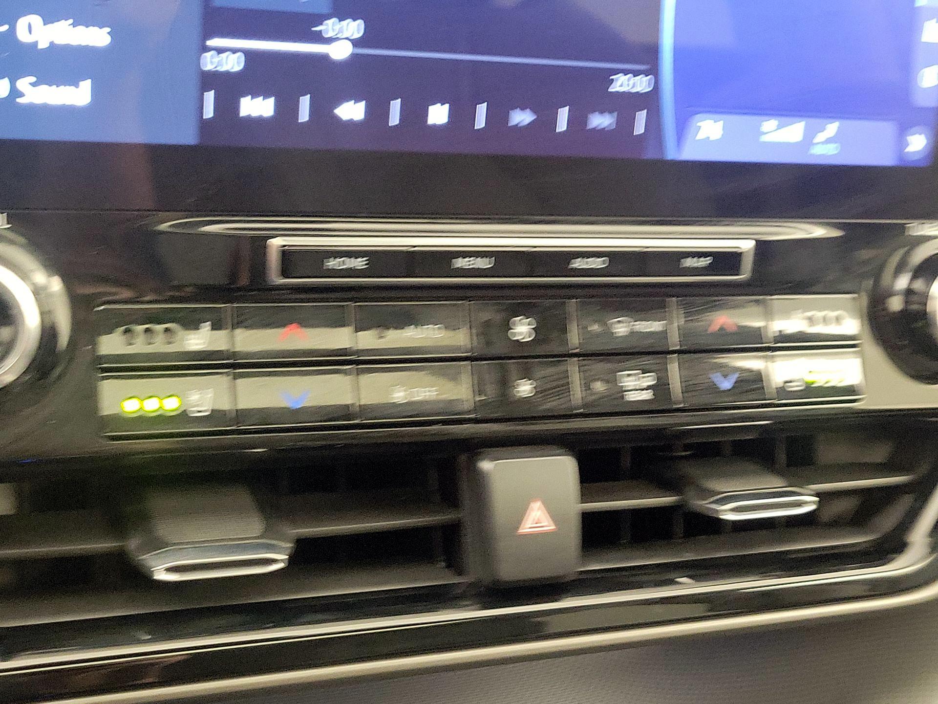 Thumbnail: 2021 Toyota Highlander - 17