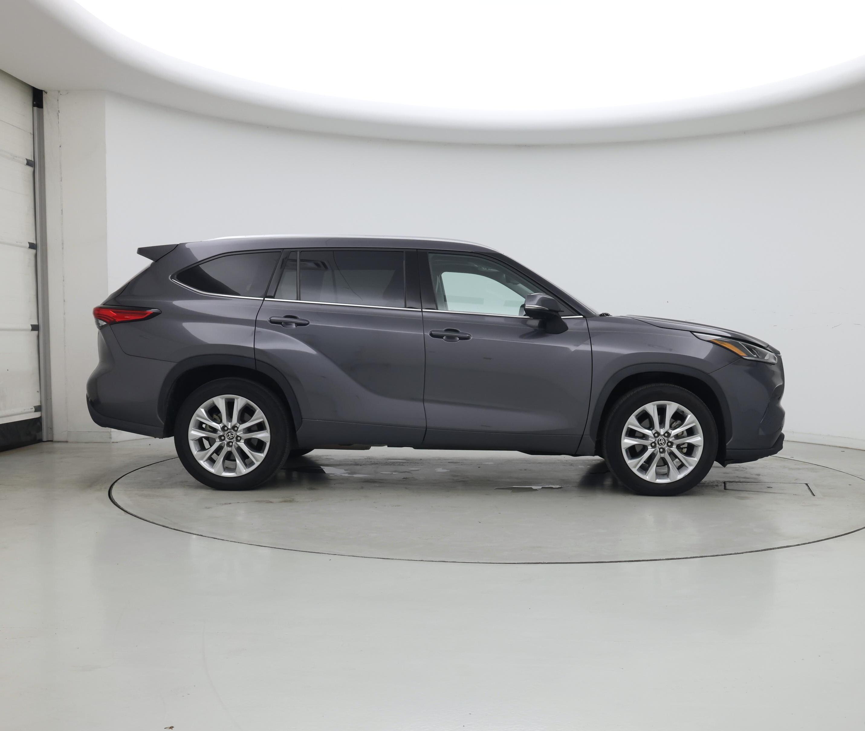 Thumbnail: 2021 Toyota Highlander - 7