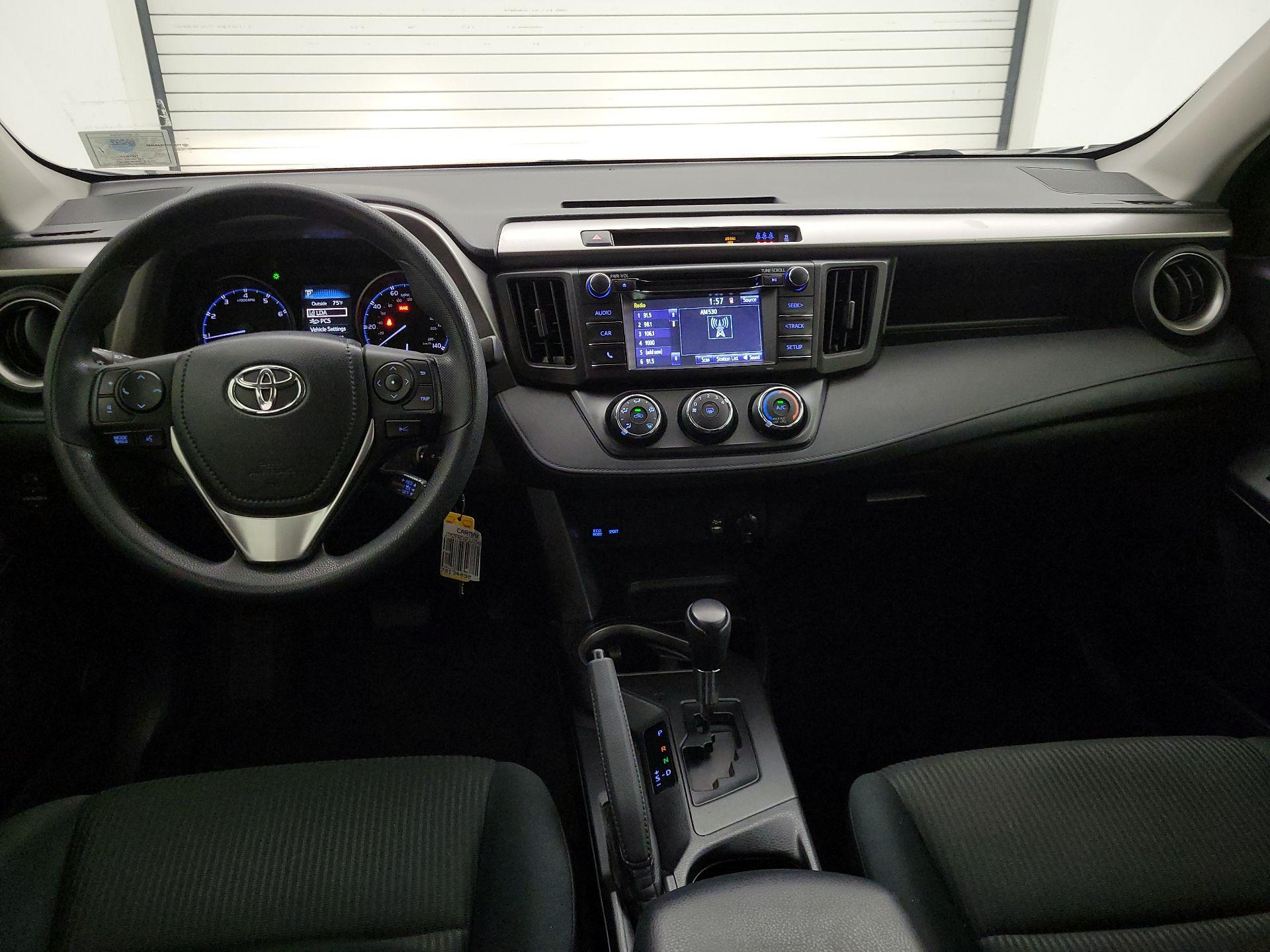 Thumbnail: 2018 Toyota RAV4 - 9