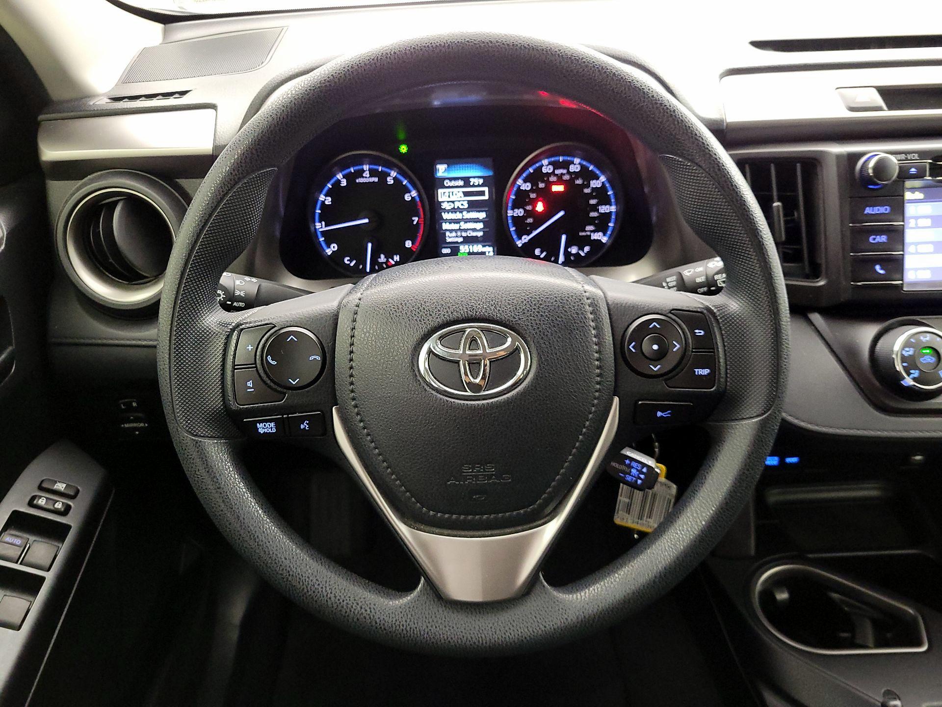 Thumbnail: 2018 Toyota RAV4 - 10