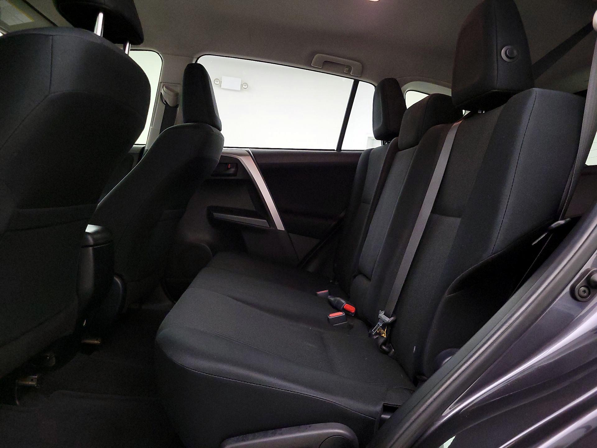 Thumbnail: 2018 Toyota RAV4 - 19