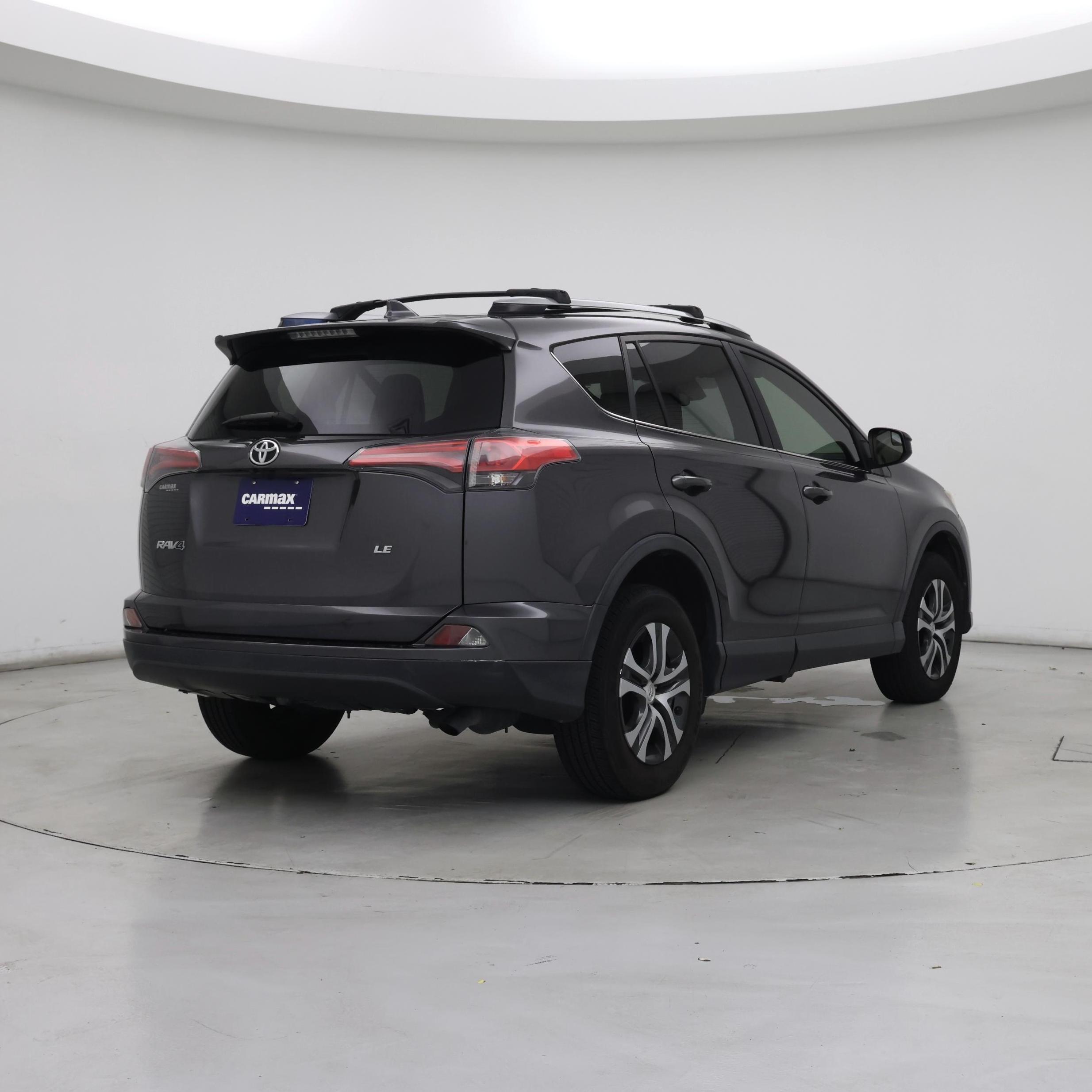 Thumbnail: 2018 Toyota RAV4 - 8