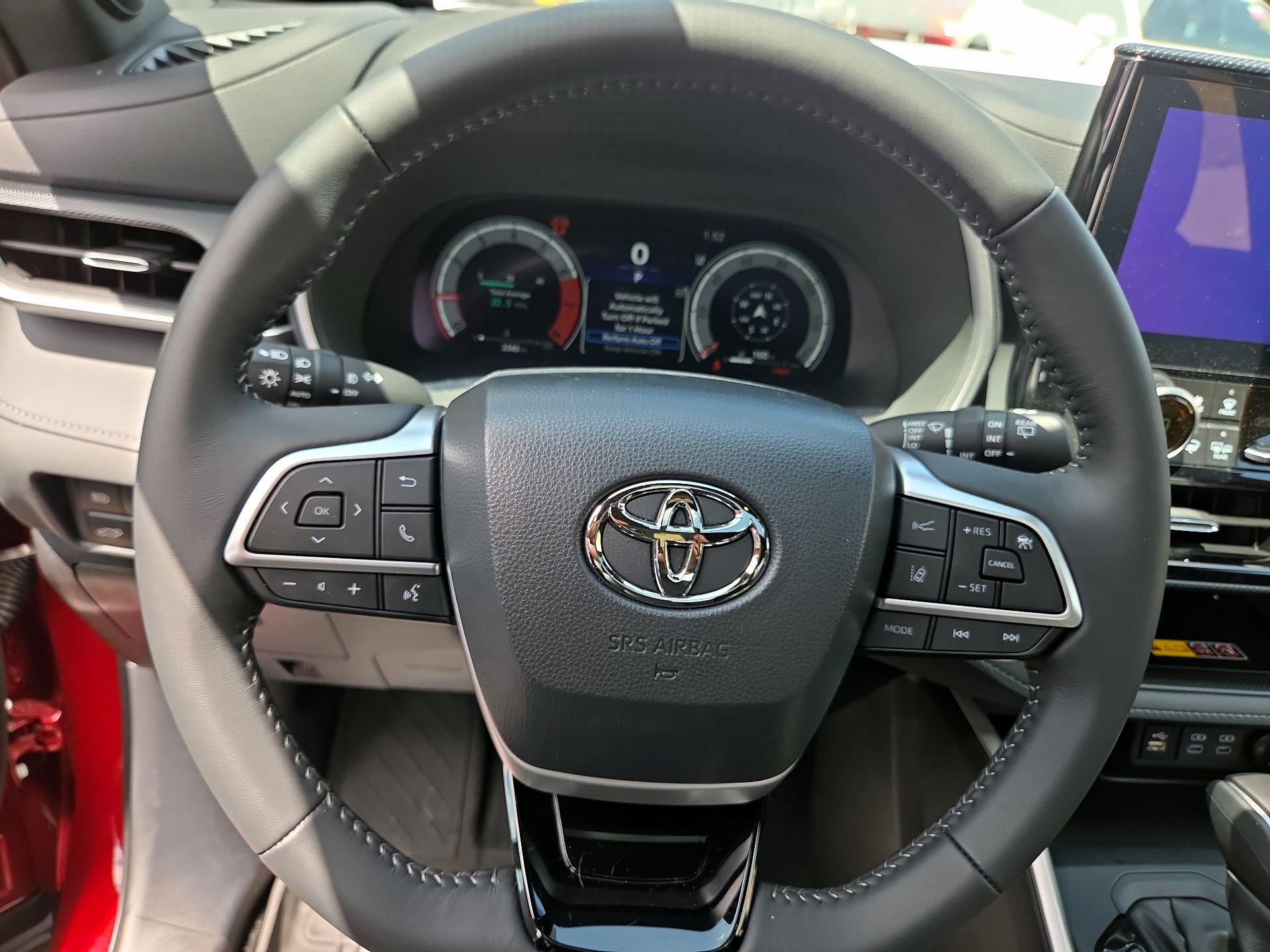 Thumbnail: 2026 Toyota Highlander - 10