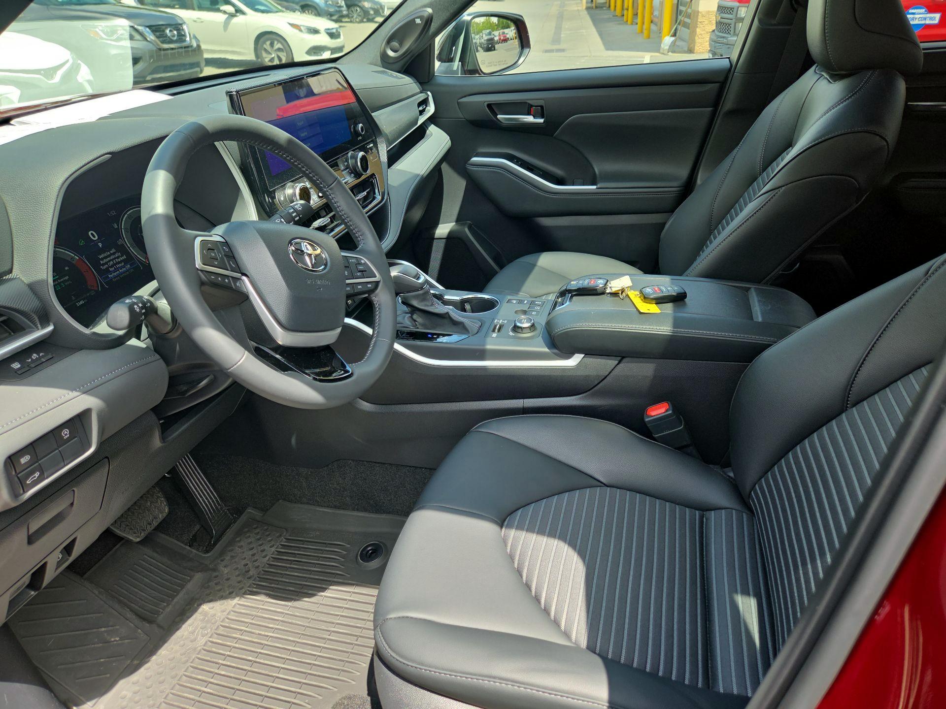 Thumbnail: 2026 Toyota Highlander - 11