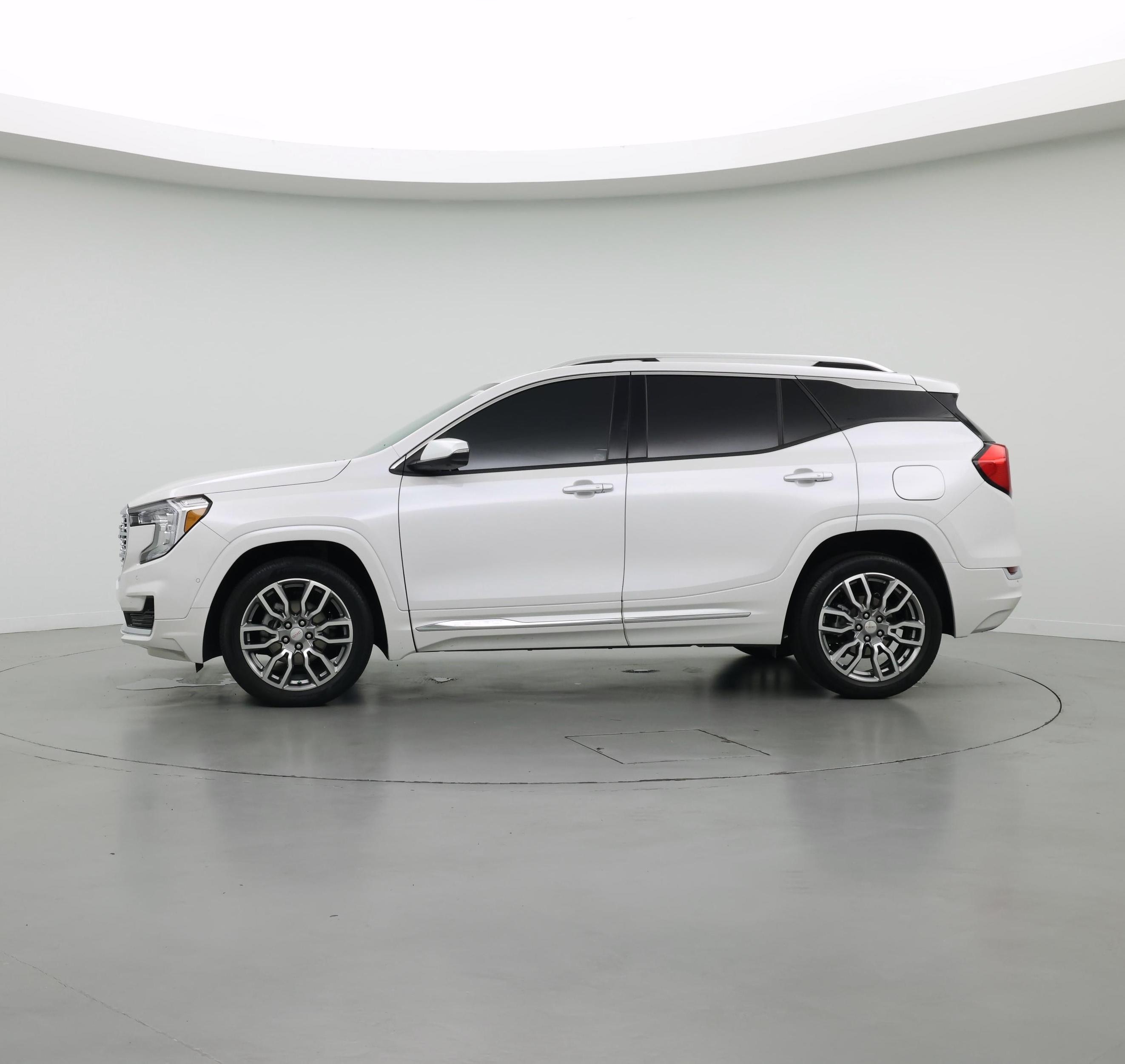 Thumbnail: 2022 GMC Terrain - 3