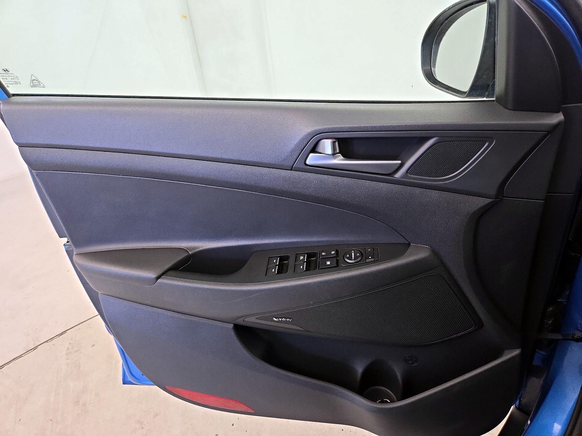 Thumbnail: 2017 Hyundai Tucson - 12