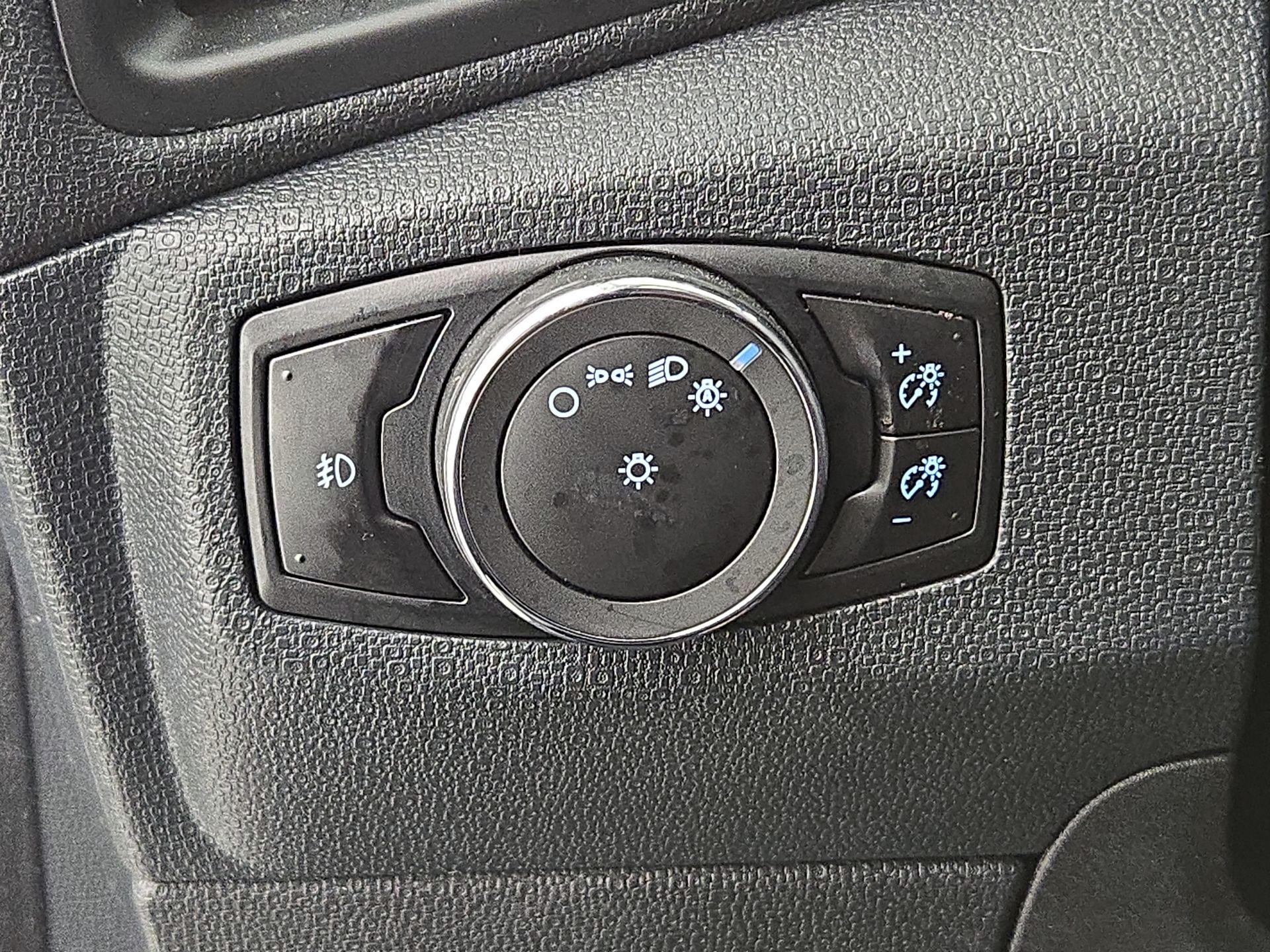 Thumbnail: 2018 Ford EcoSport - 13